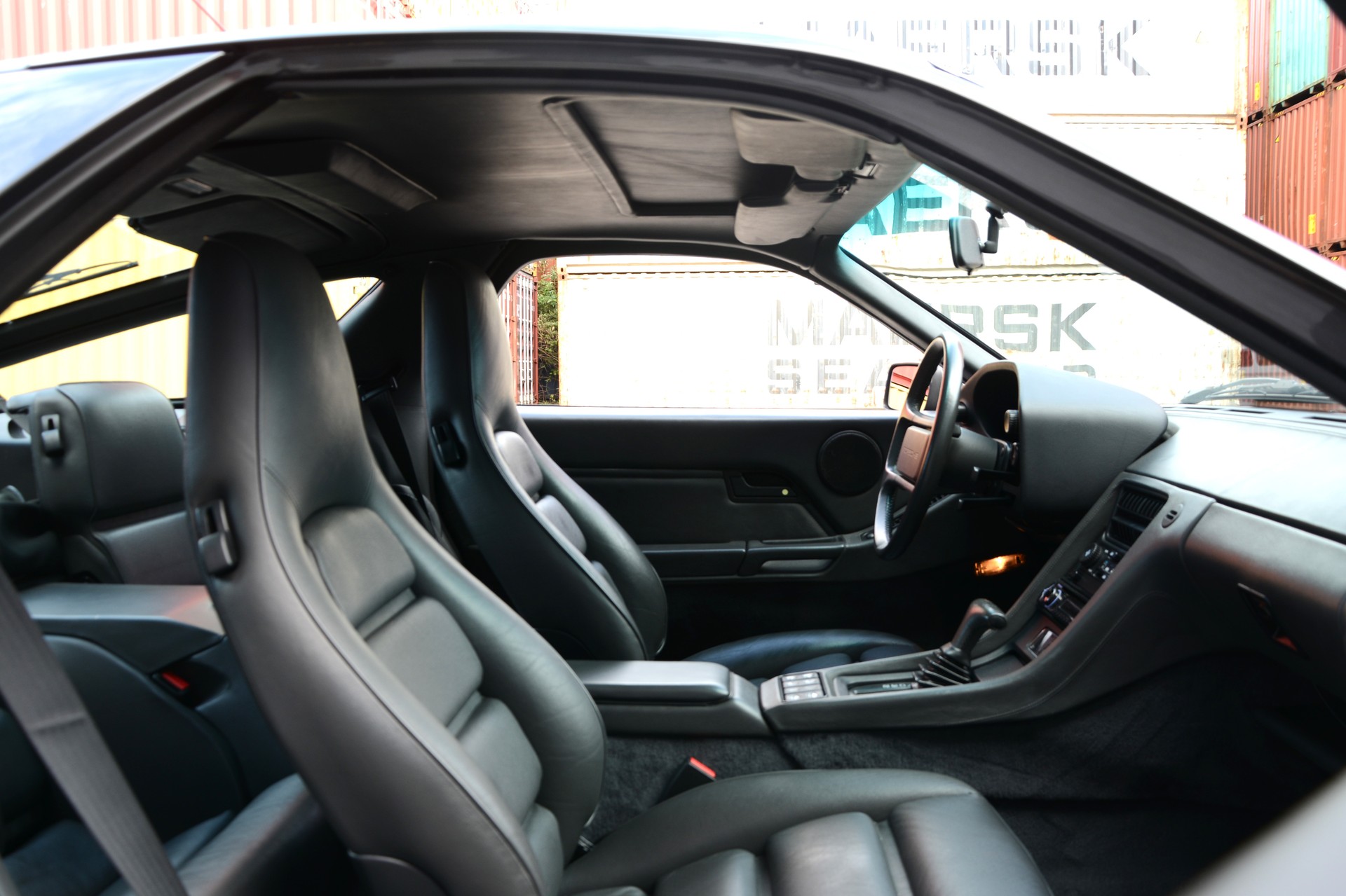 PORSCHE 928 5.0 S4-image-14