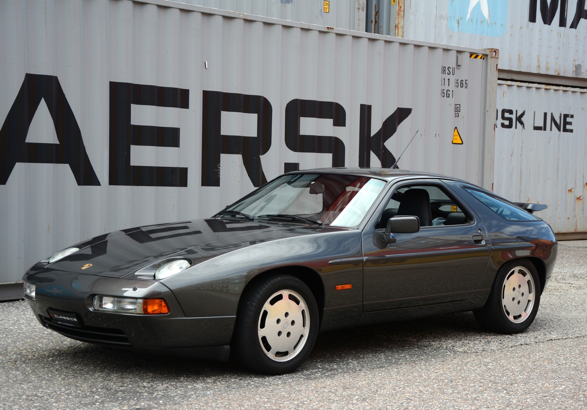 PORSCHE 928 5.0 S4-showroom-element-1