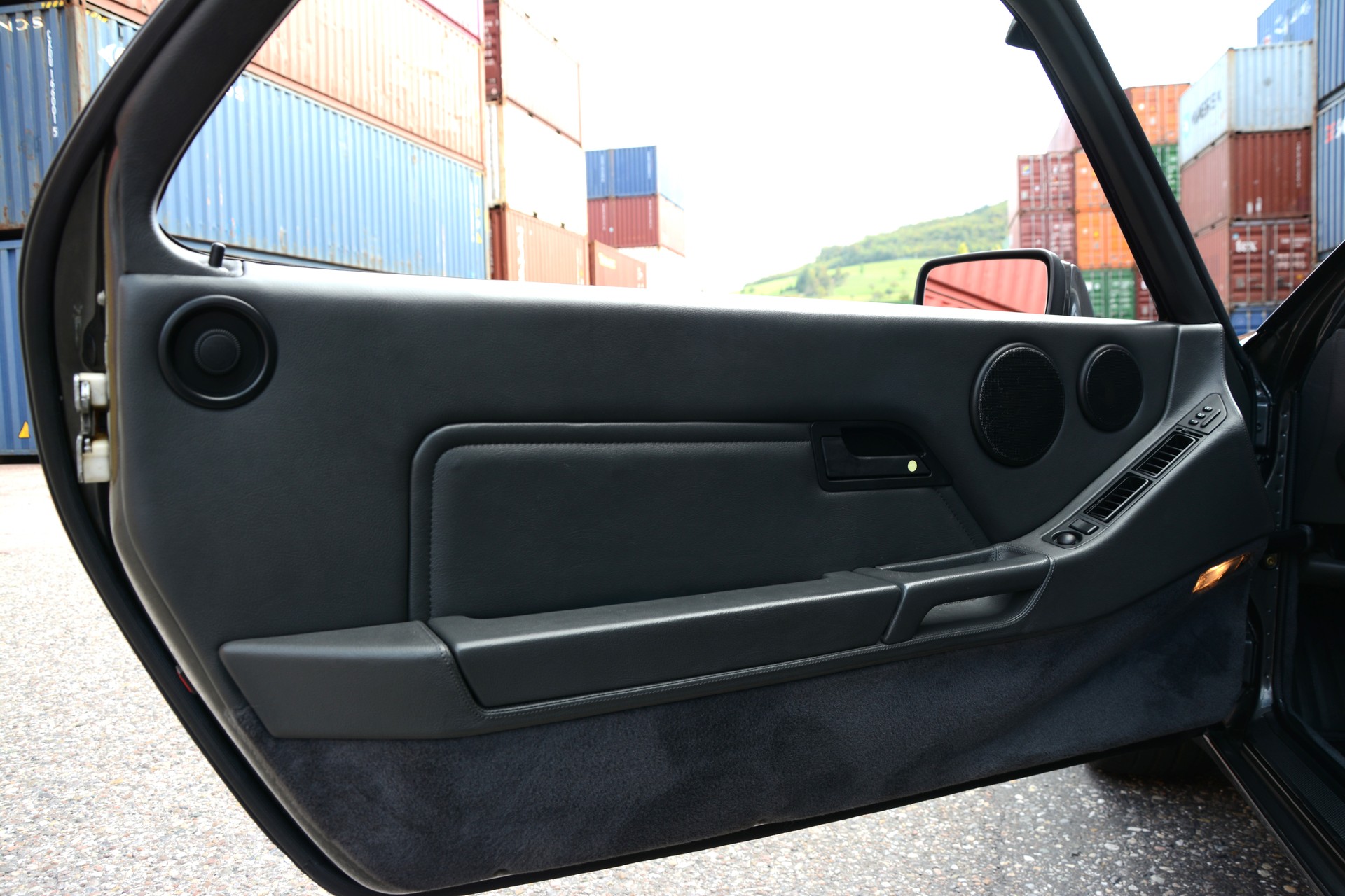 PORSCHE 928 5.0 S4-image-18