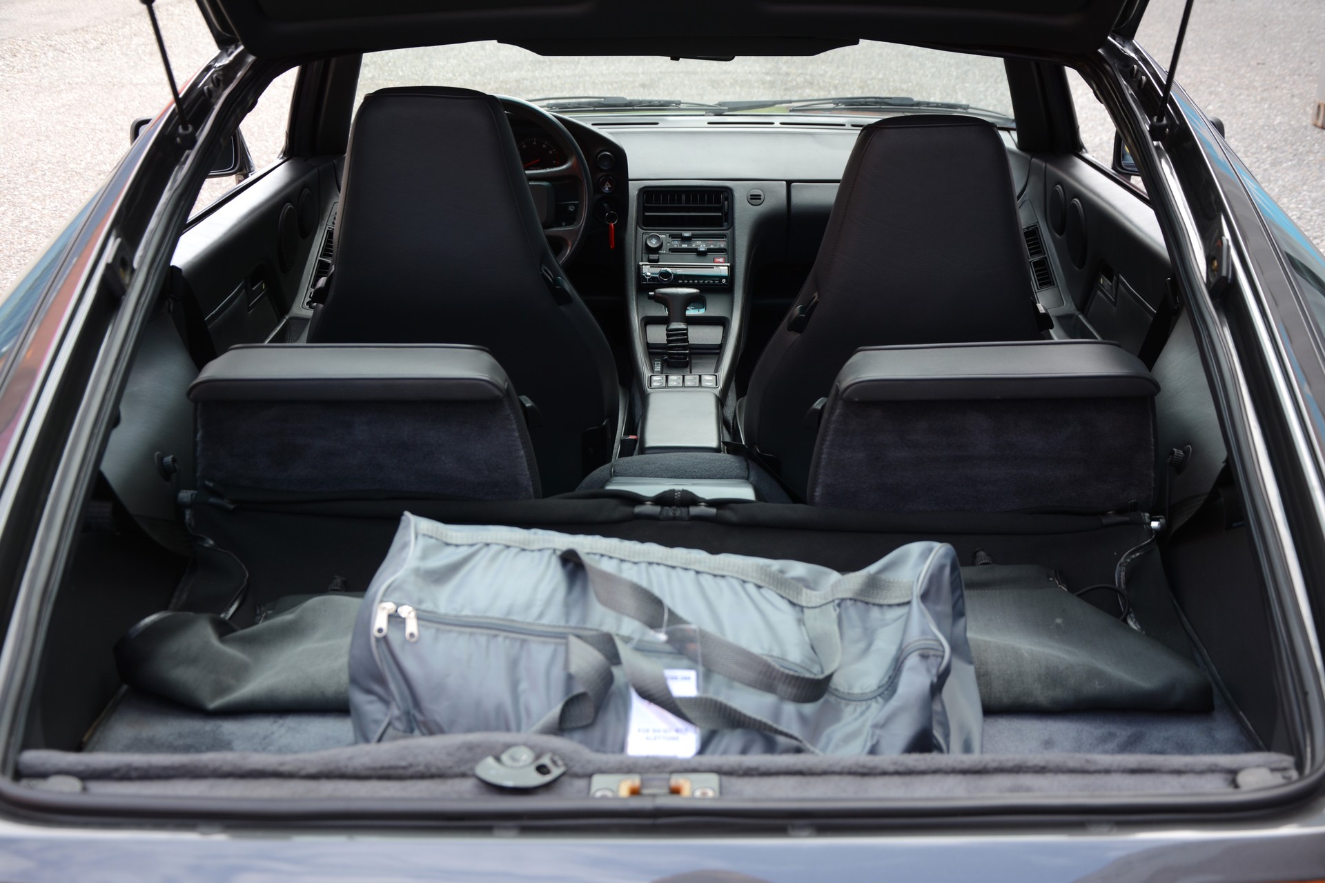 PORSCHE 928 5.0 S4-image-17