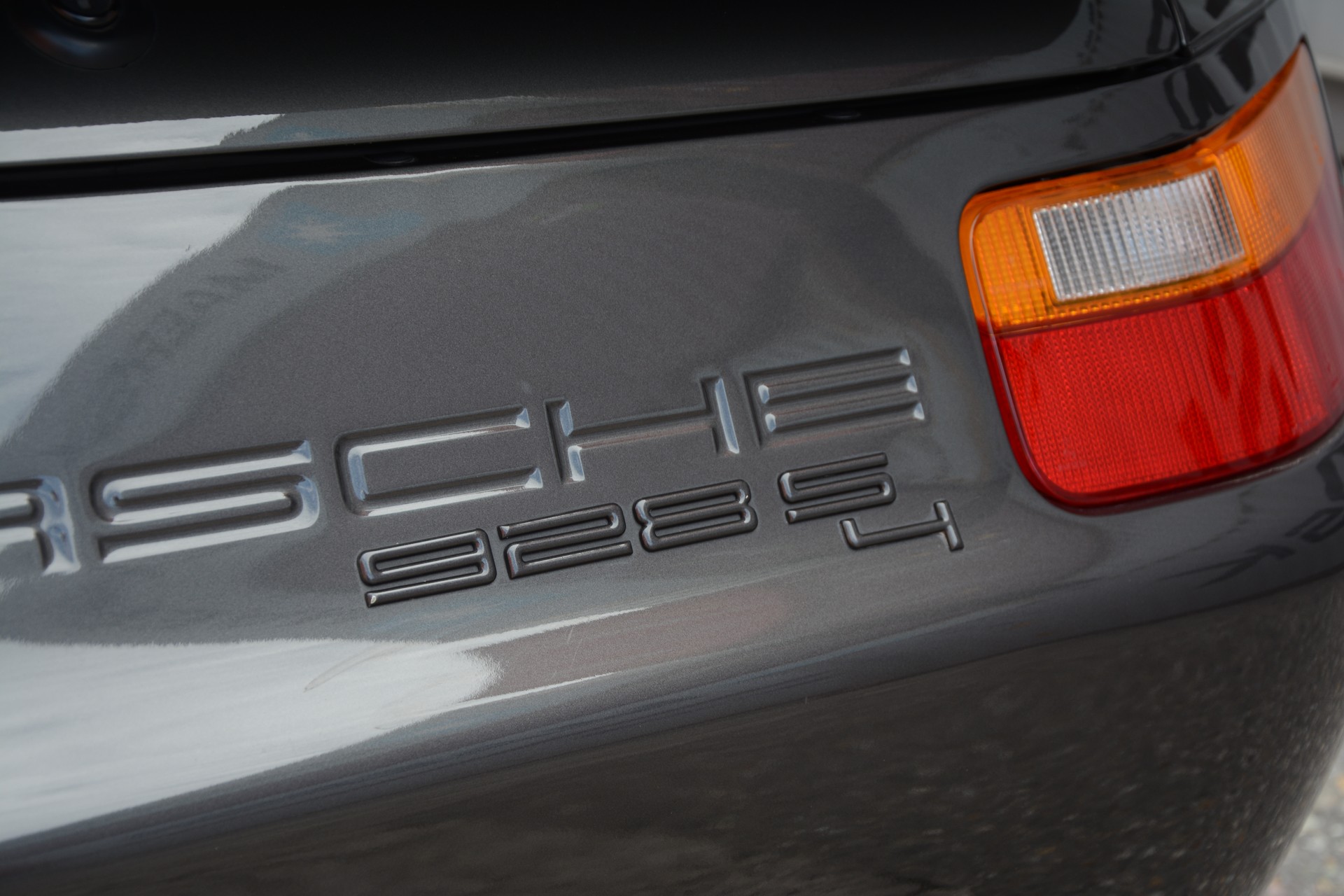 PORSCHE 928 5.0 S4-image-9
