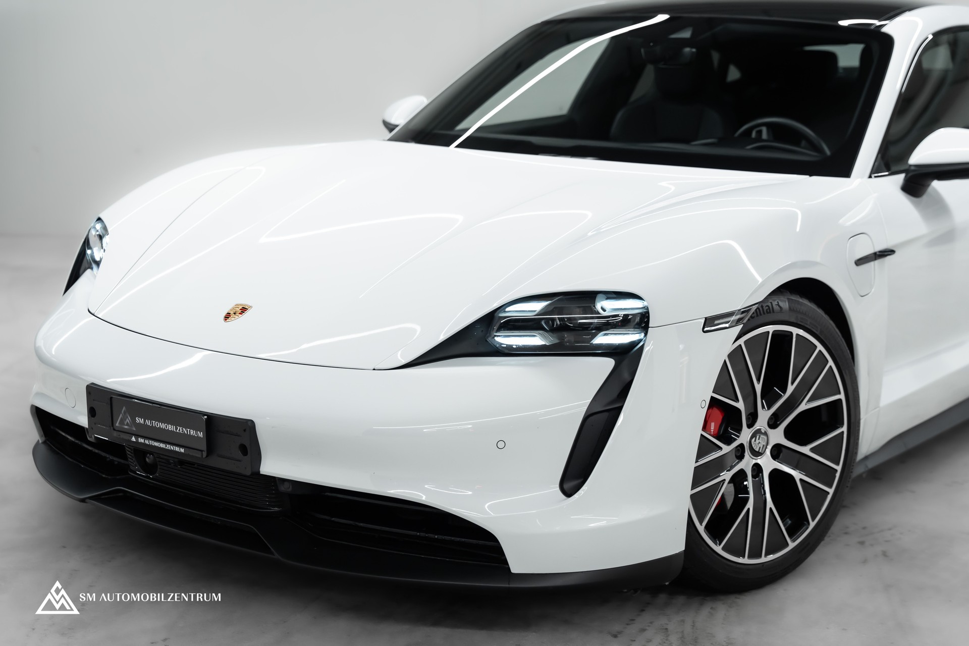 PORSCHE Taycan 4S Performance Batterie / Panorama / 360° / Hinterachslenkung / Bose-showroom-element-3