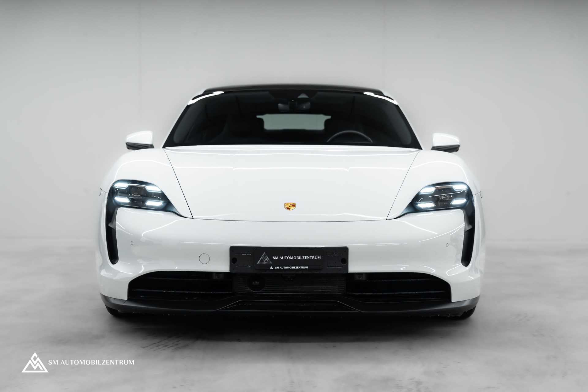 PORSCHE Taycan 4S Performance Batterie / Panorama / 360° / Hinterachslenkung / Bose-showroom-element-1
