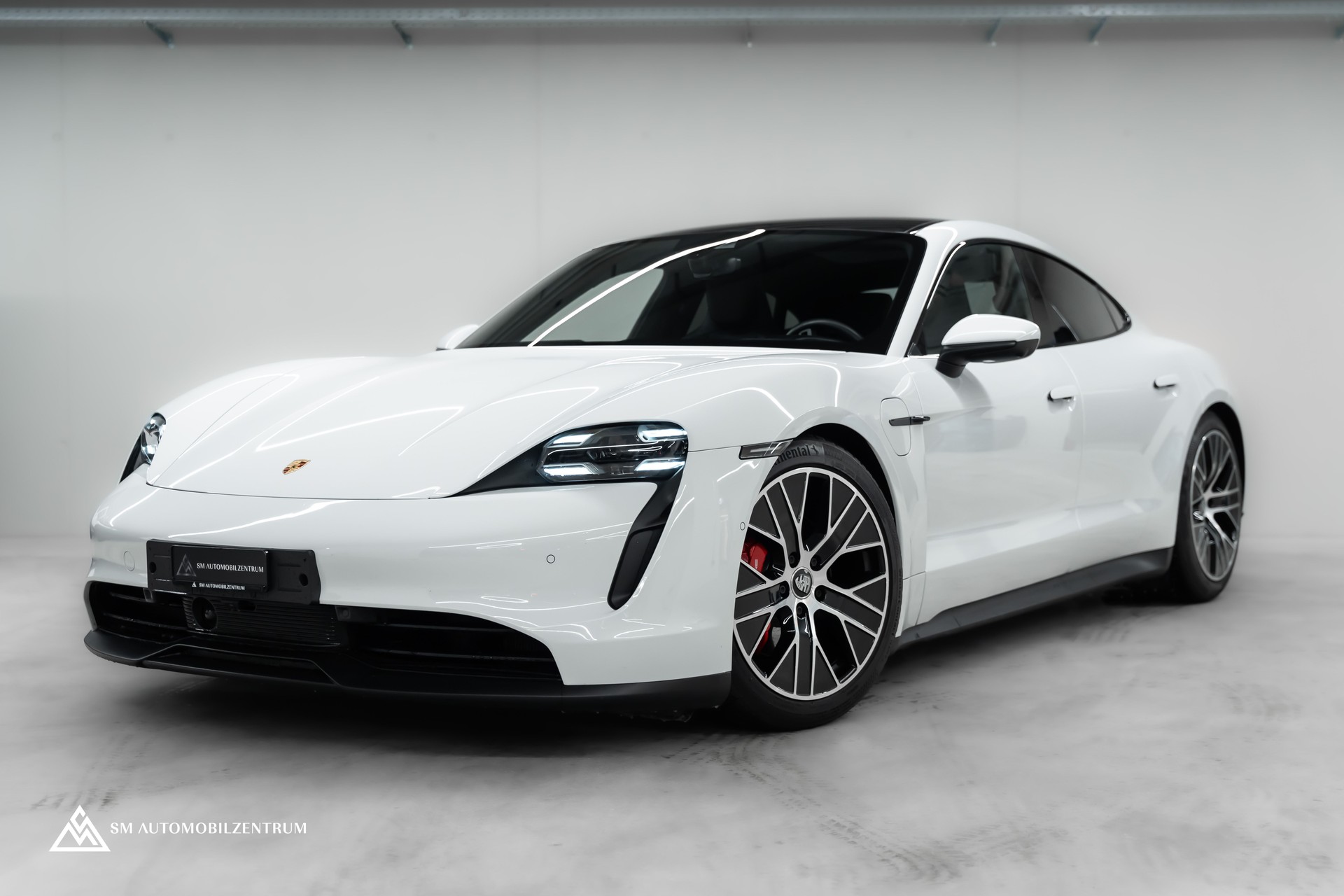 PORSCHE Taycan 4S Performance Batterie / Panorama / 360° / Hinterachslenkung / Bose