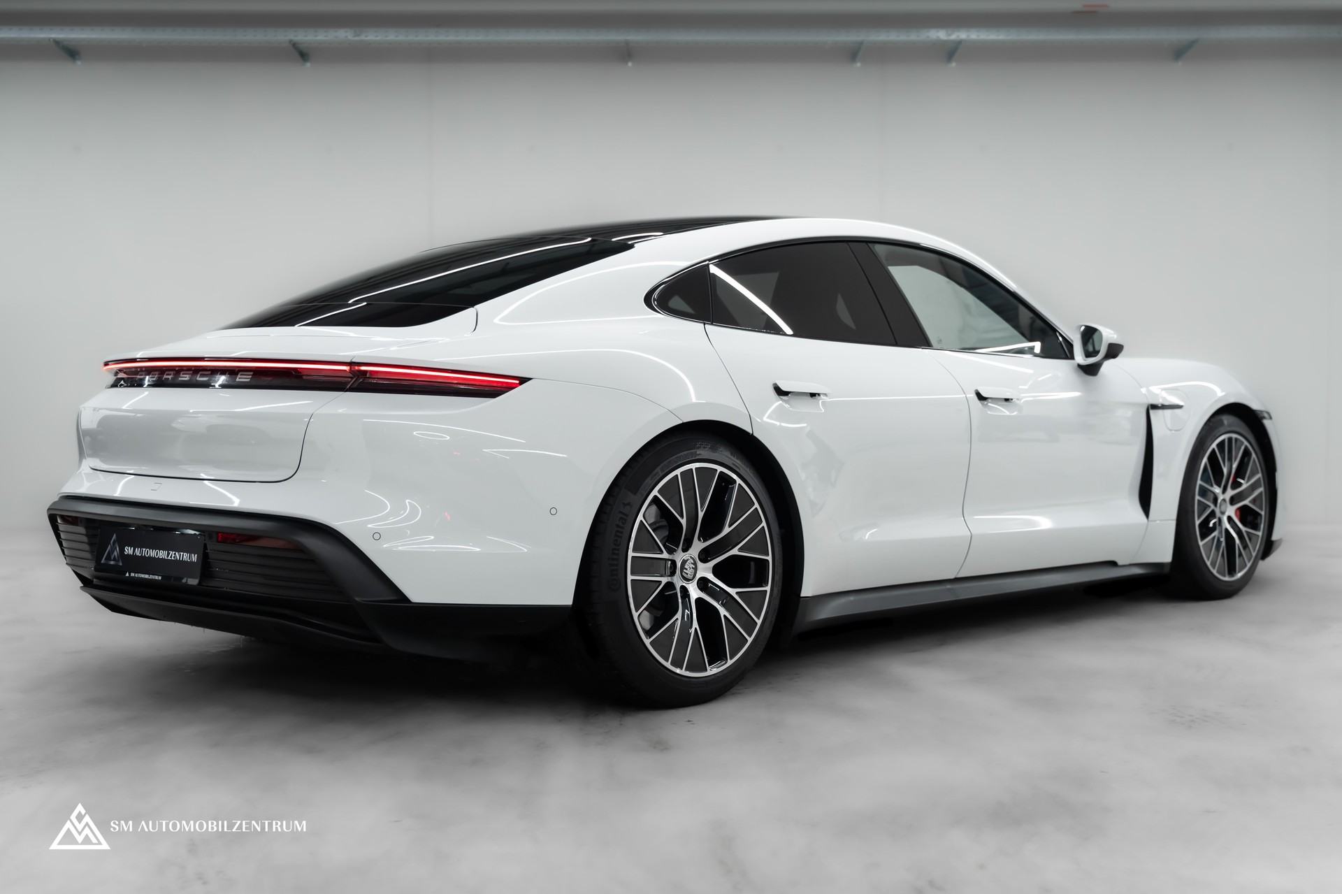 PORSCHE Taycan 4S Performance Batterie / Panorama / 360° / Hinterachslenkung / Bose-image-7