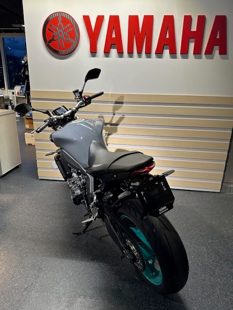 YAMAHA MT-09-image-2