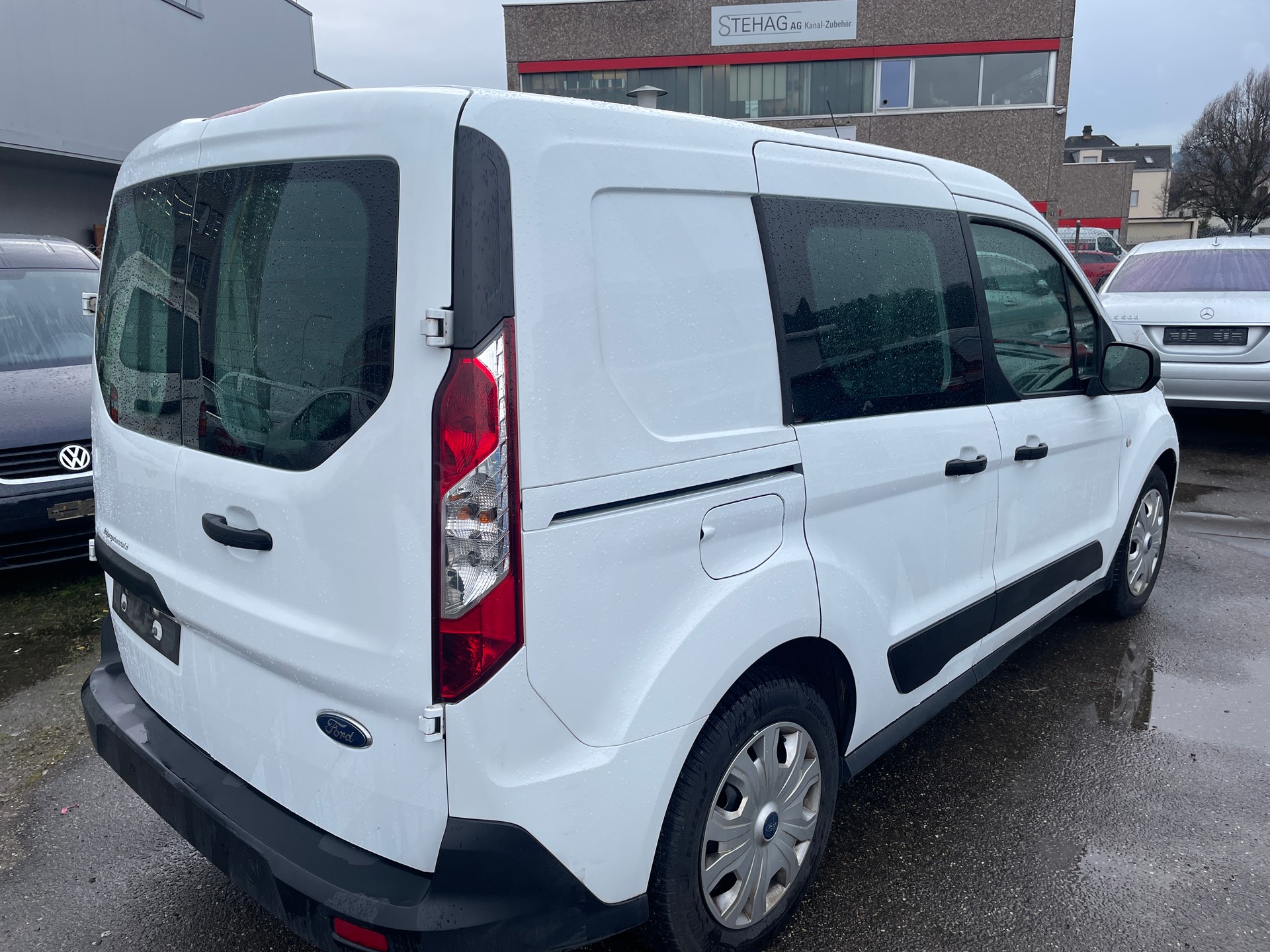FORD Transit Connect Van T200 1.0 EcoBoost Ambiente-image-3