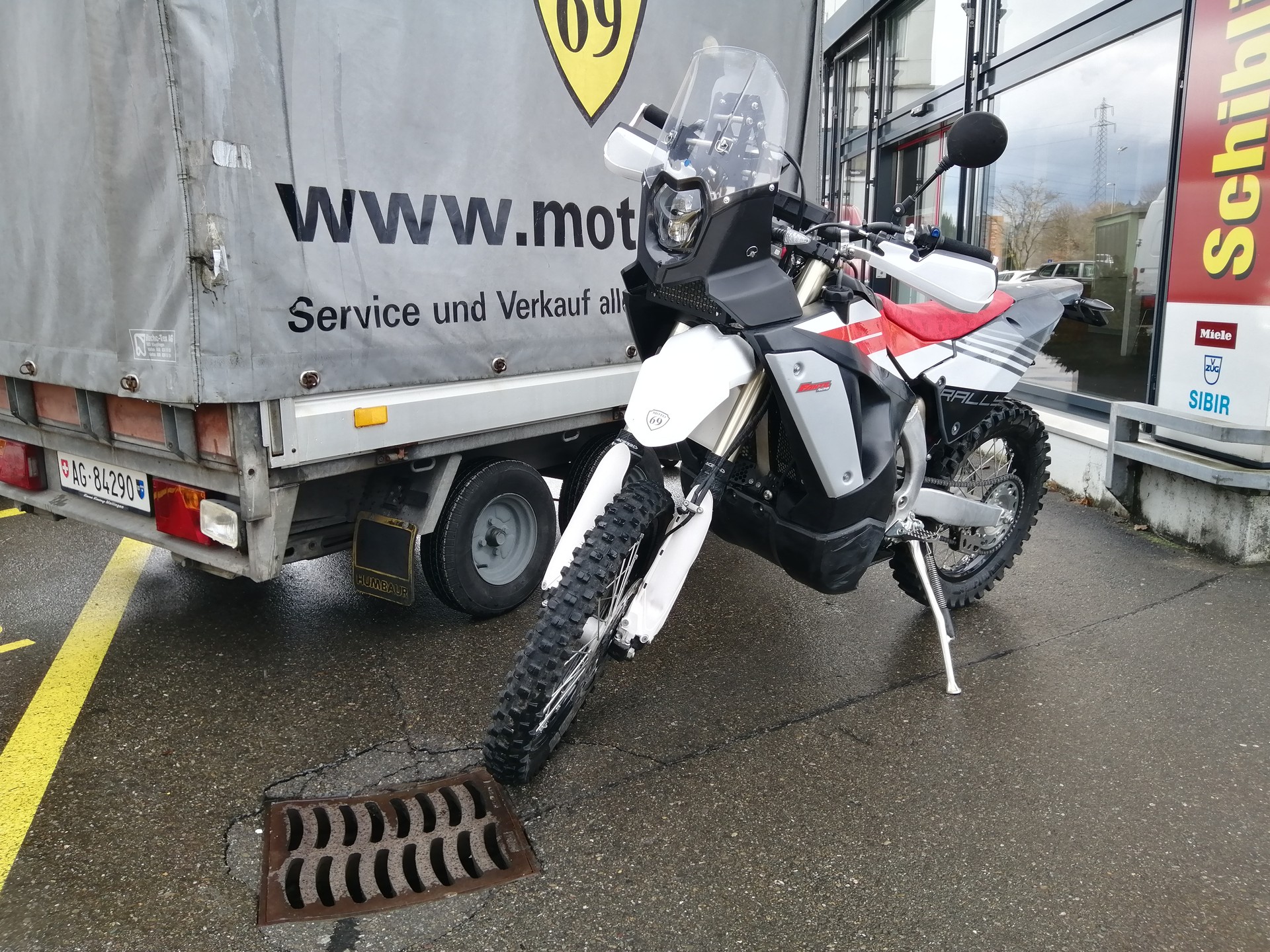 FANTIC XEF 450 Rally mit Tower-showroom-element-1