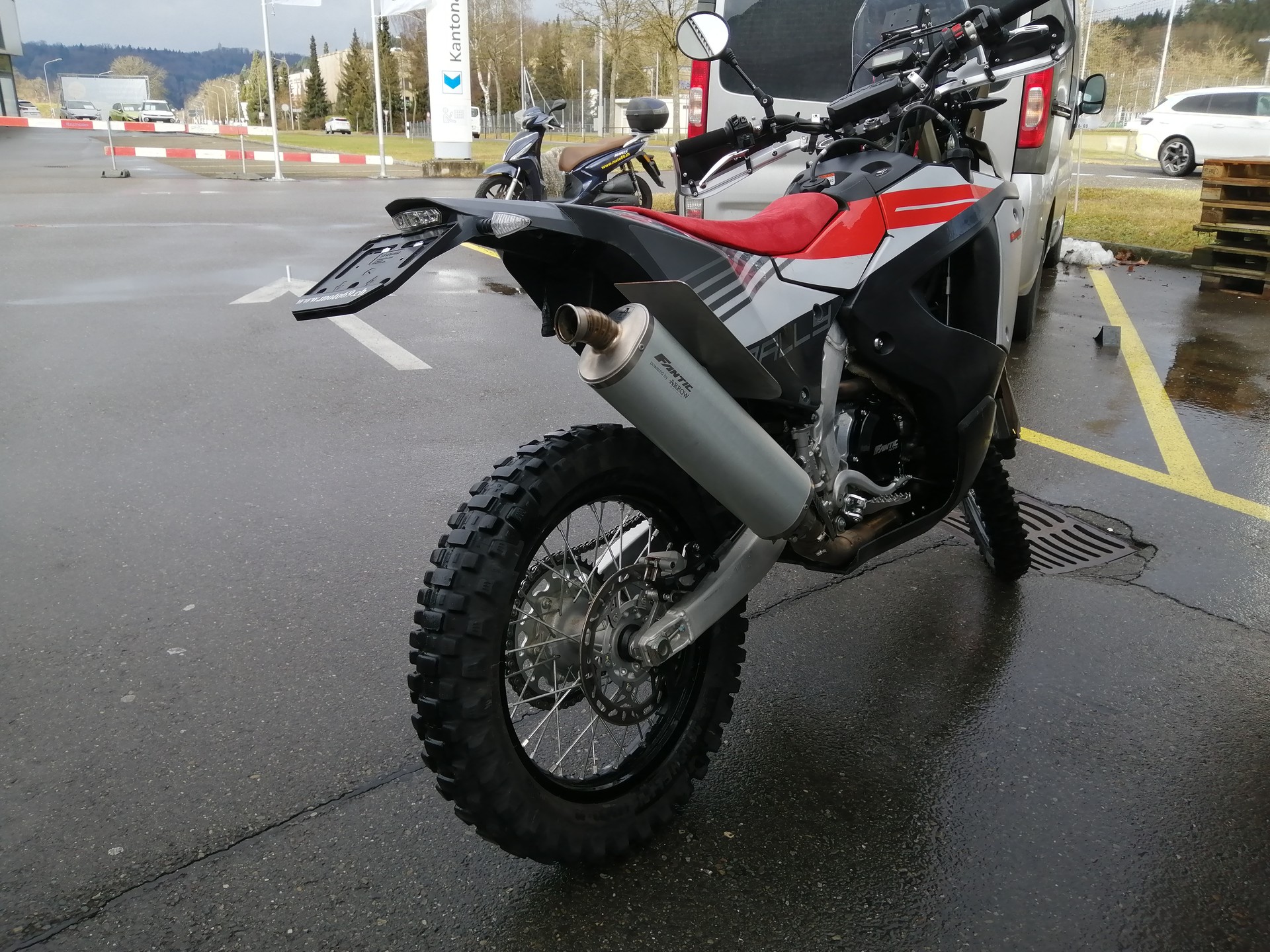 FANTIC XEF 450 Rally mit Tower-showroom-element-2