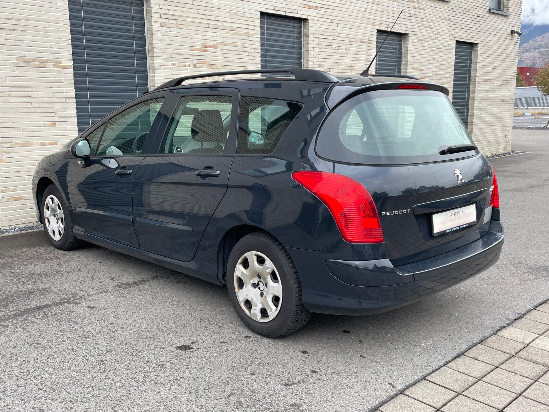 PEUGEOT 308 SW 1.6 HDI Business EGS6-image-11