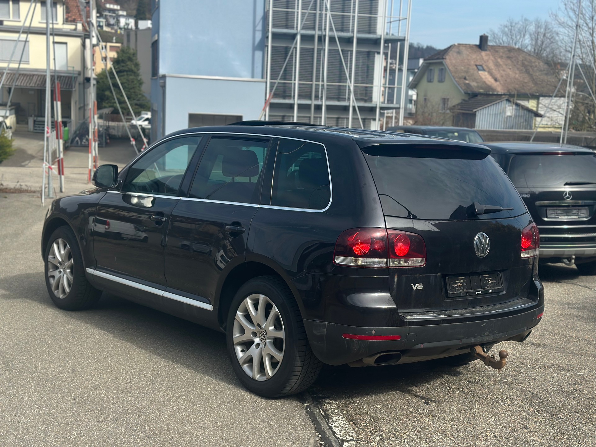 VW Touareg 4.2 V8 FSI Automatic-image-4