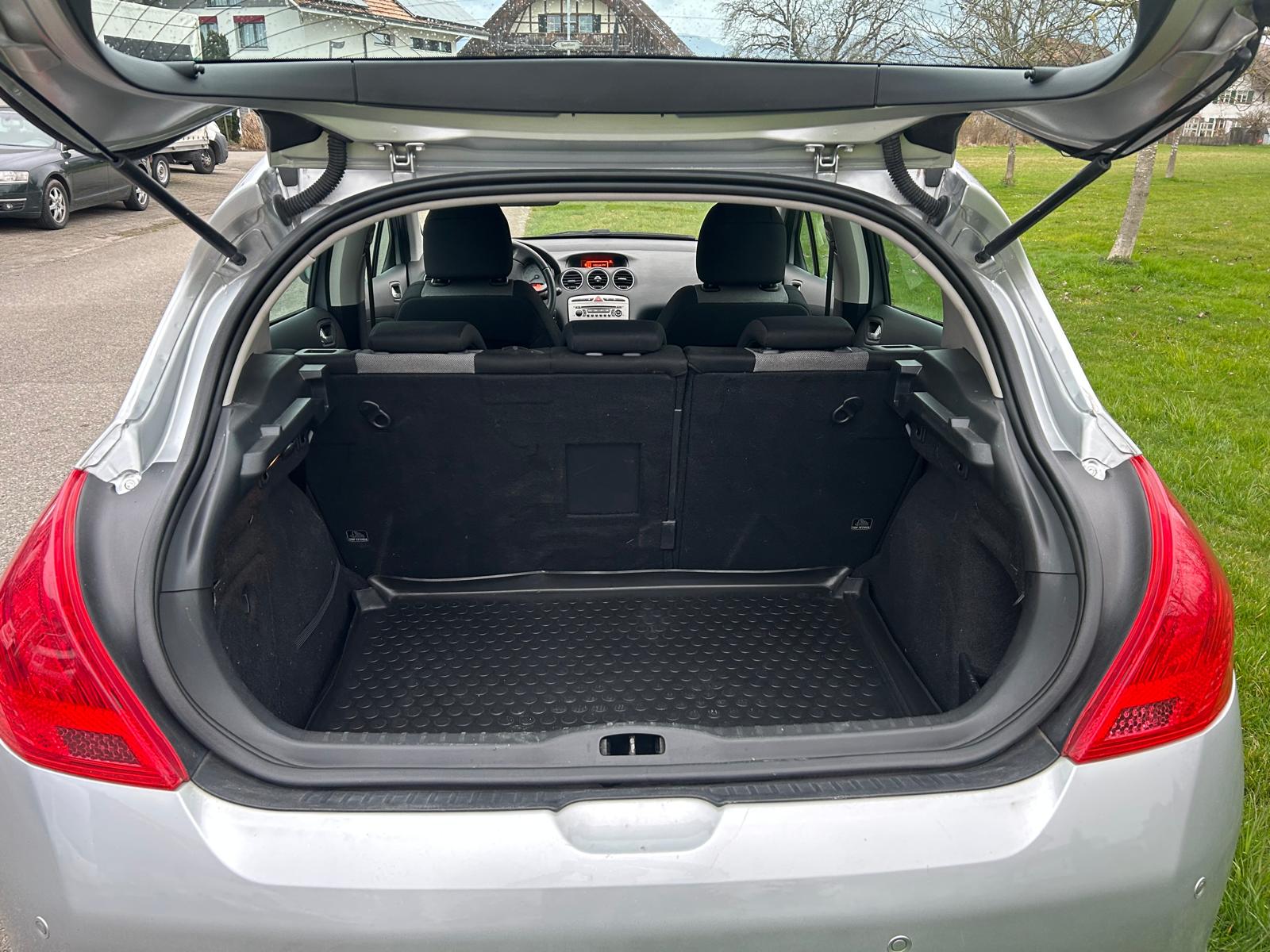 PEUGEOT 308 1.6 16V T XSI Automatic-image-7