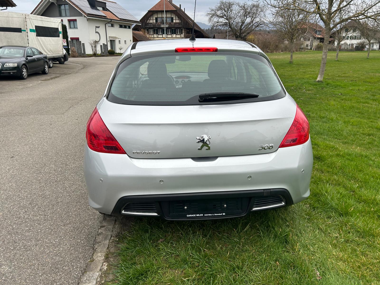 PEUGEOT 308 1.6 16V T XSI Automatic-image-2