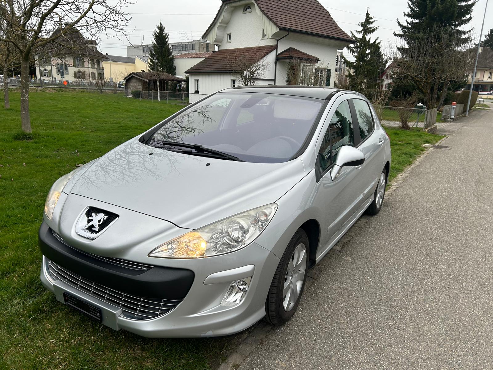 PEUGEOT 308 1.6 16V T XSI Automatic-image-6