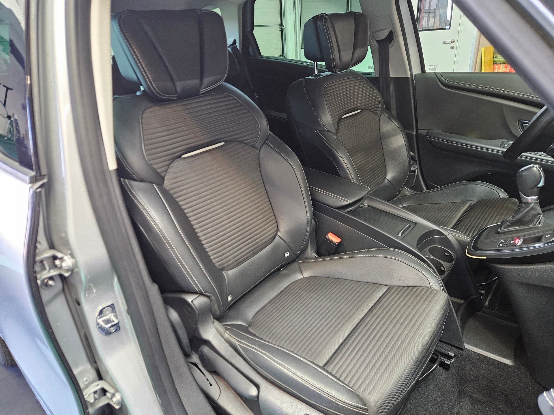 RENAULT Scénic 1.6 dCi Bose EDC-image-10