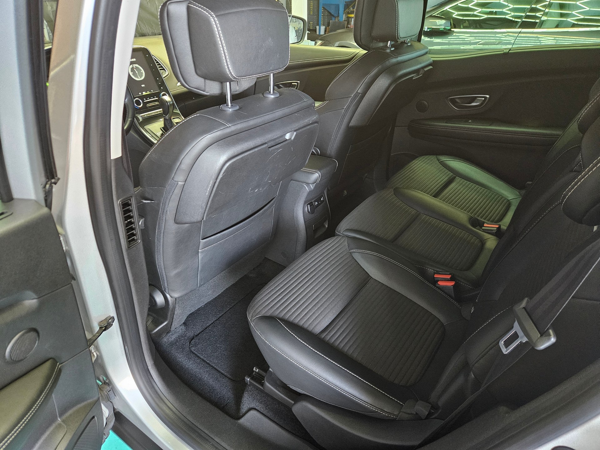 RENAULT Scénic 1.6 dCi Bose EDC-image-12