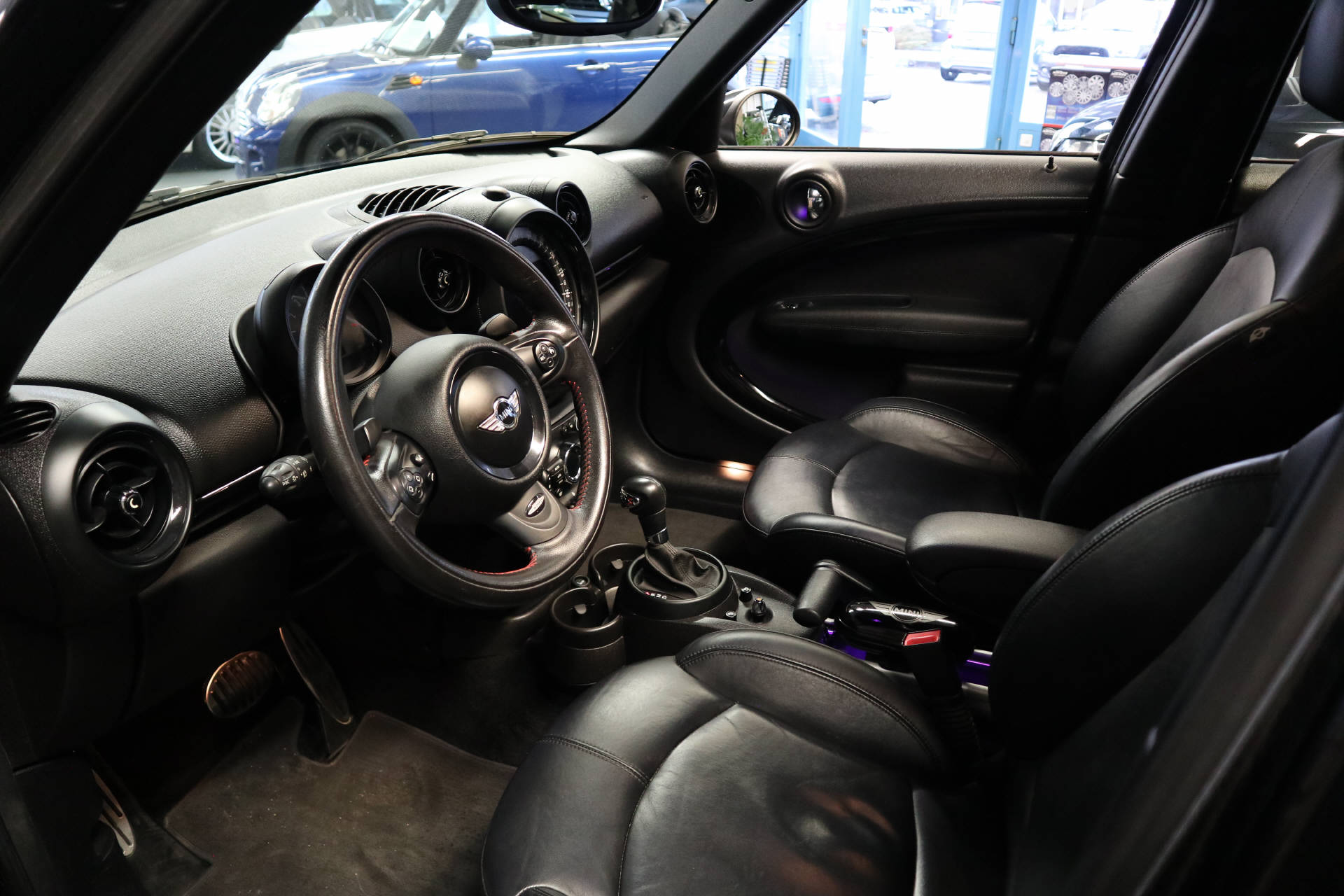 MINI Countryman 1.6i Cooper S ALL4-image-10