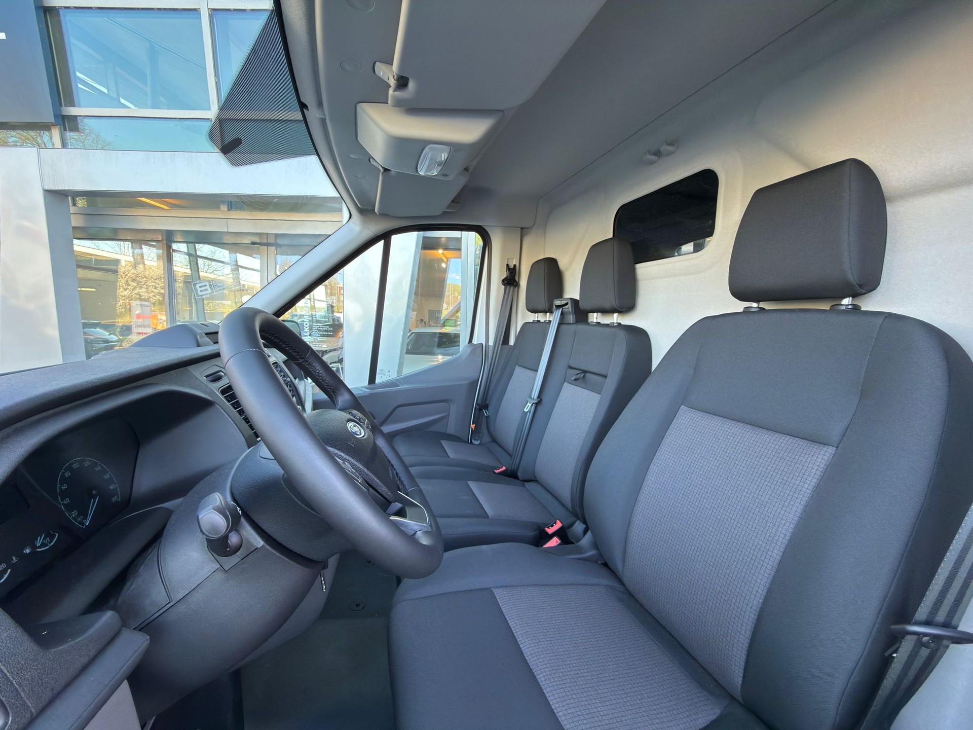 FORD Transit Van 350 L2 Trend 2.0 TDCi 130 HD FWD-image-9