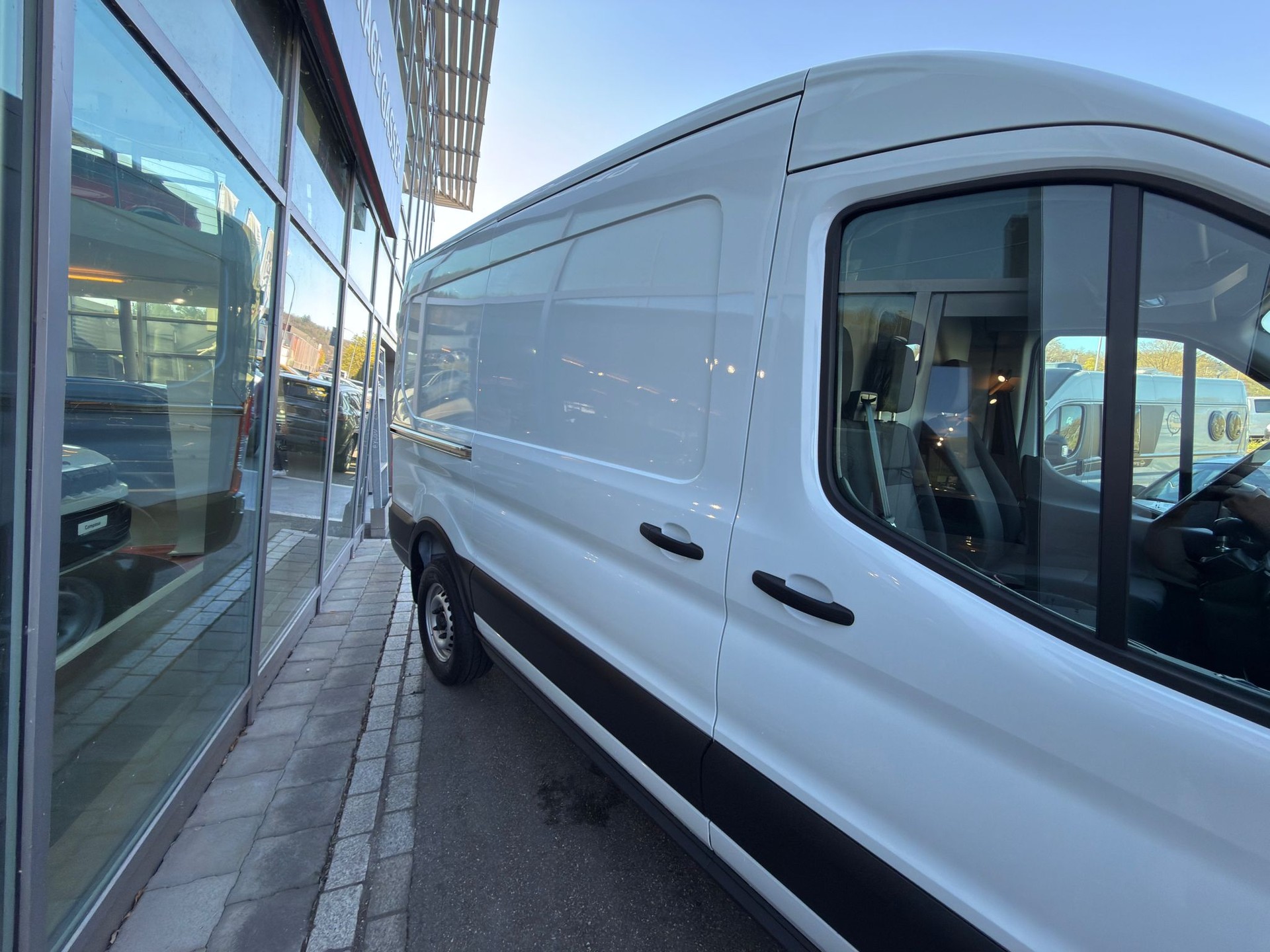 FORD Transit Van 350 L2 Trend 2.0 TDCi 130 HD FWD-image-4