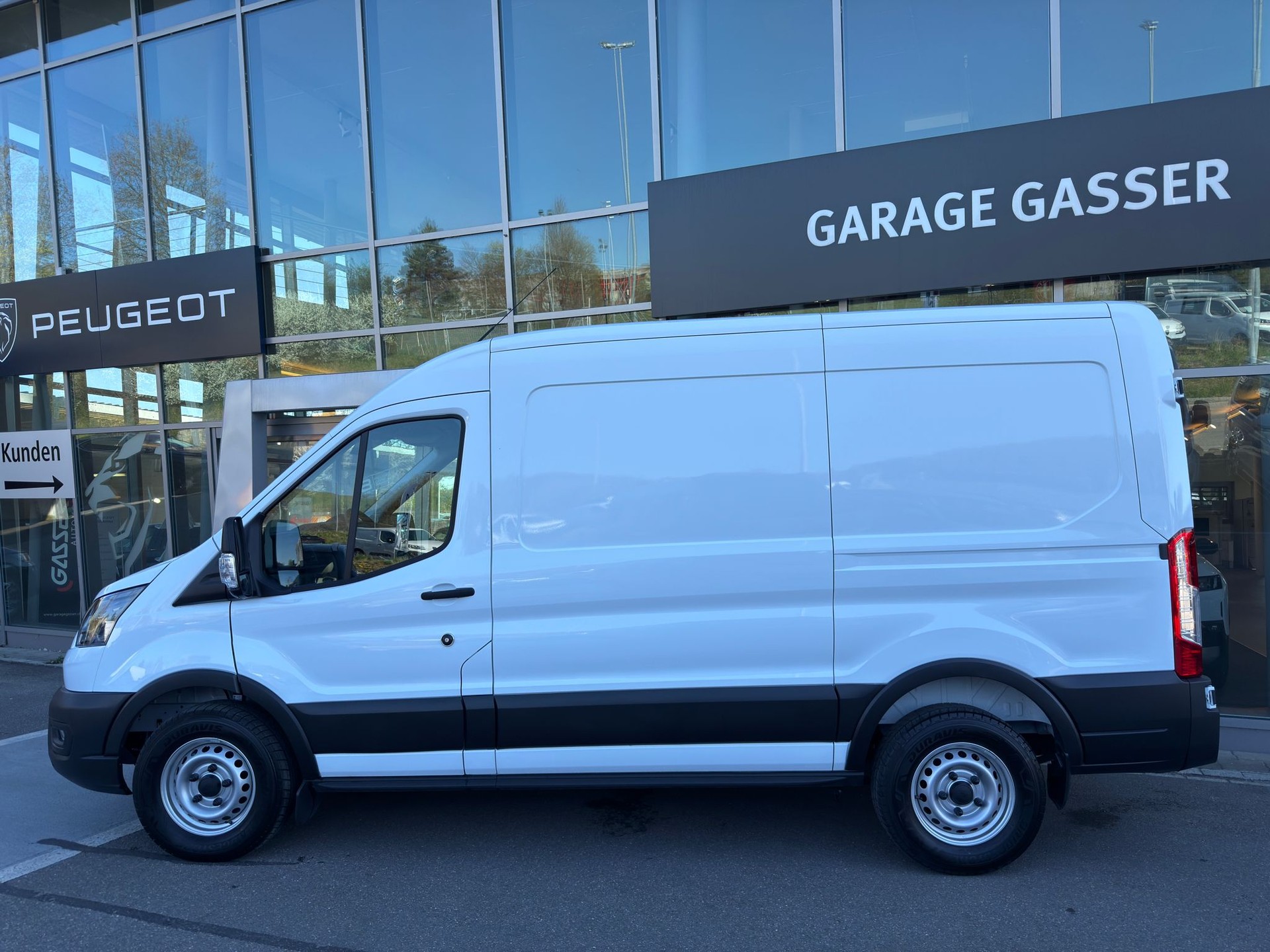 FORD Transit Van 350 L2 Trend 2.0 TDCi 130 HD FWD-showroom-element-2