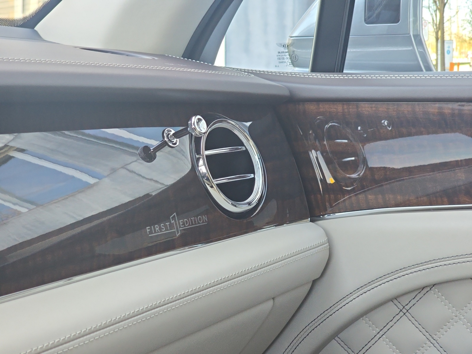 BENTLEY Bentayga V8 First Edition-image-18