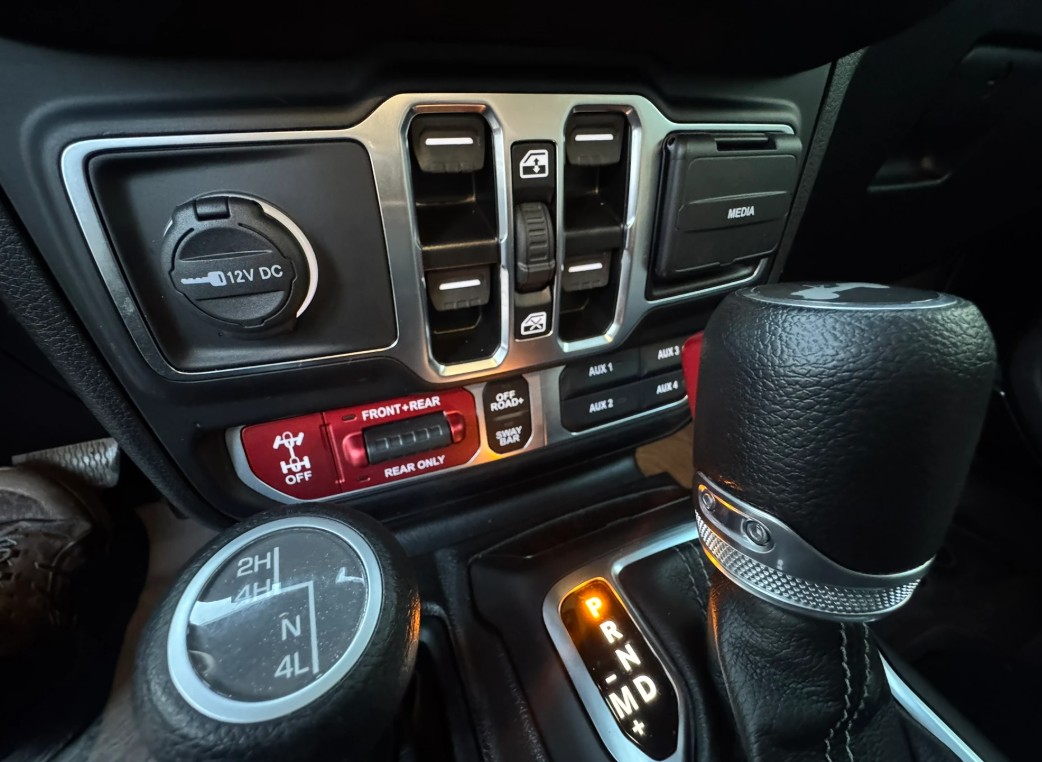 JEEP Wrangler 3.6 Unlimited Rubicon-image-8