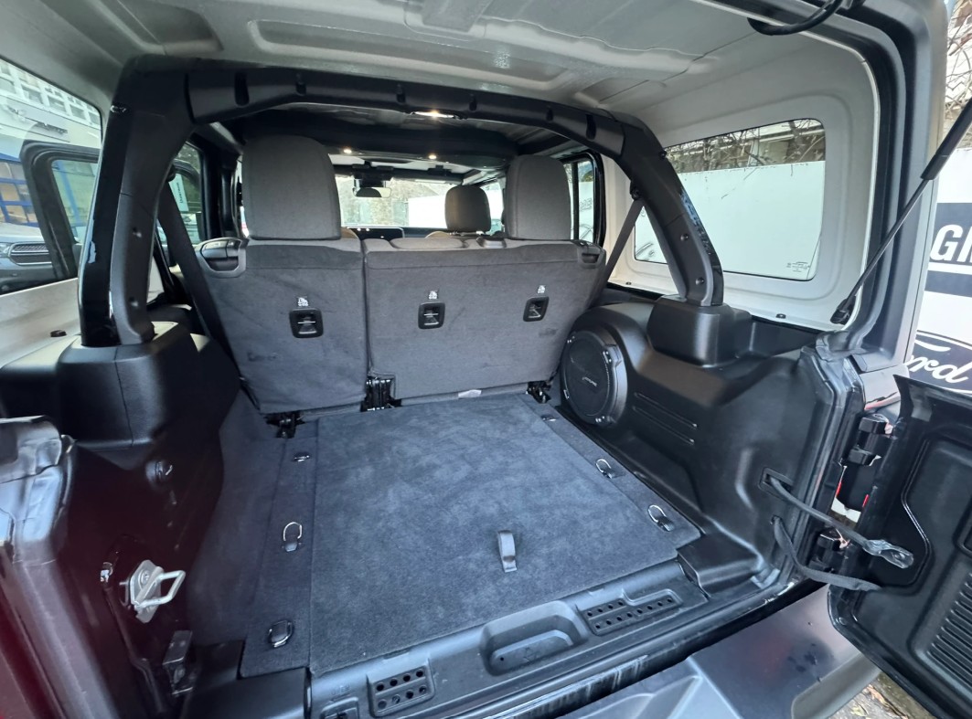 JEEP Wrangler 3.6 Unlimited Rubicon-image-11