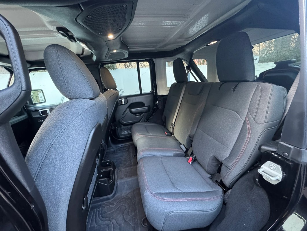 JEEP Wrangler 3.6 Unlimited Rubicon-image-10