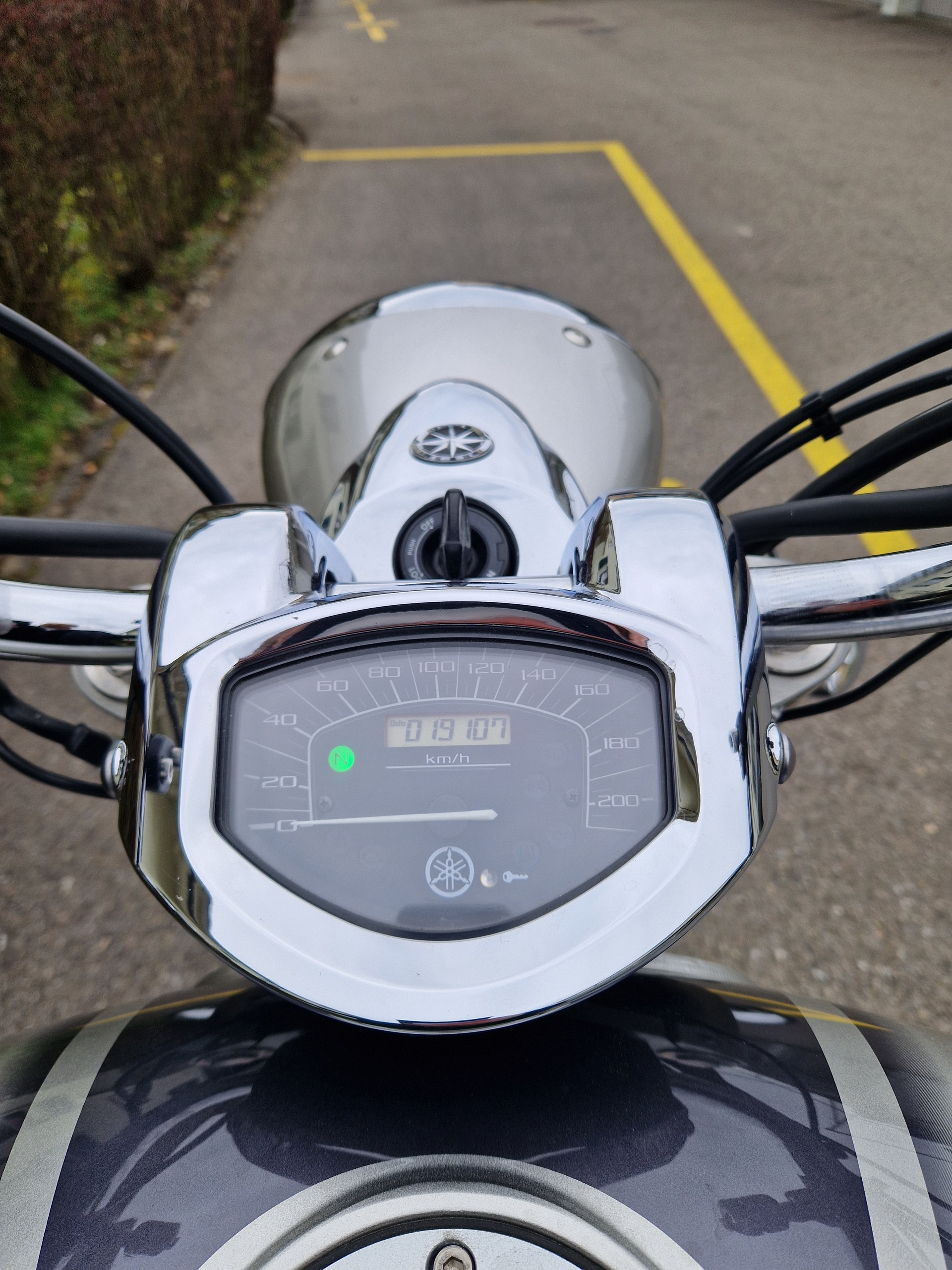 YAMAHA XVS 1300 A Midnight Star-image-4