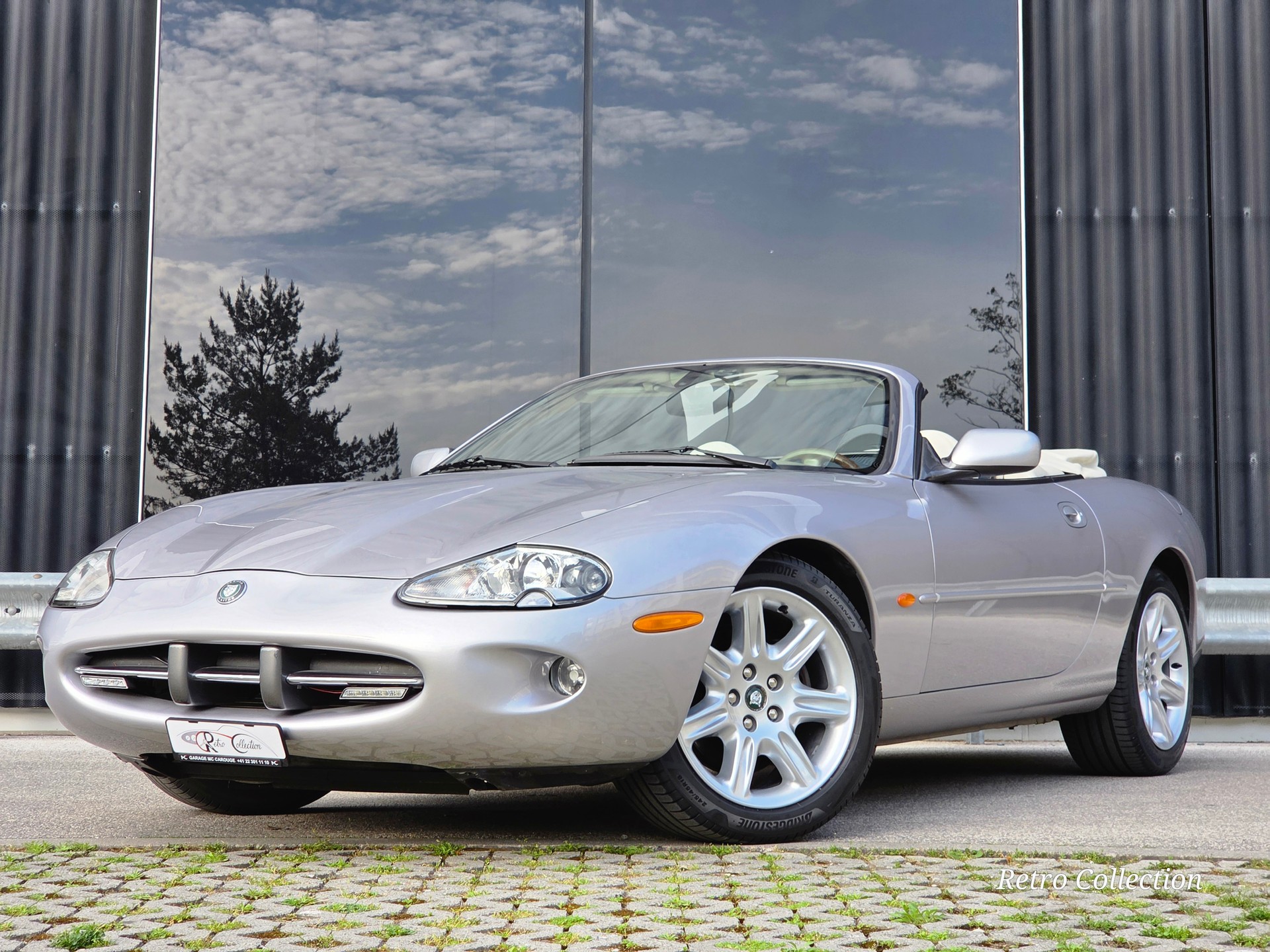 JAGUAR XK8 Convertible - superbe - 1ère main - voiture CH - carnet de services - pneus neufs - 2x jeu de roues complètes 17'' et 18''.