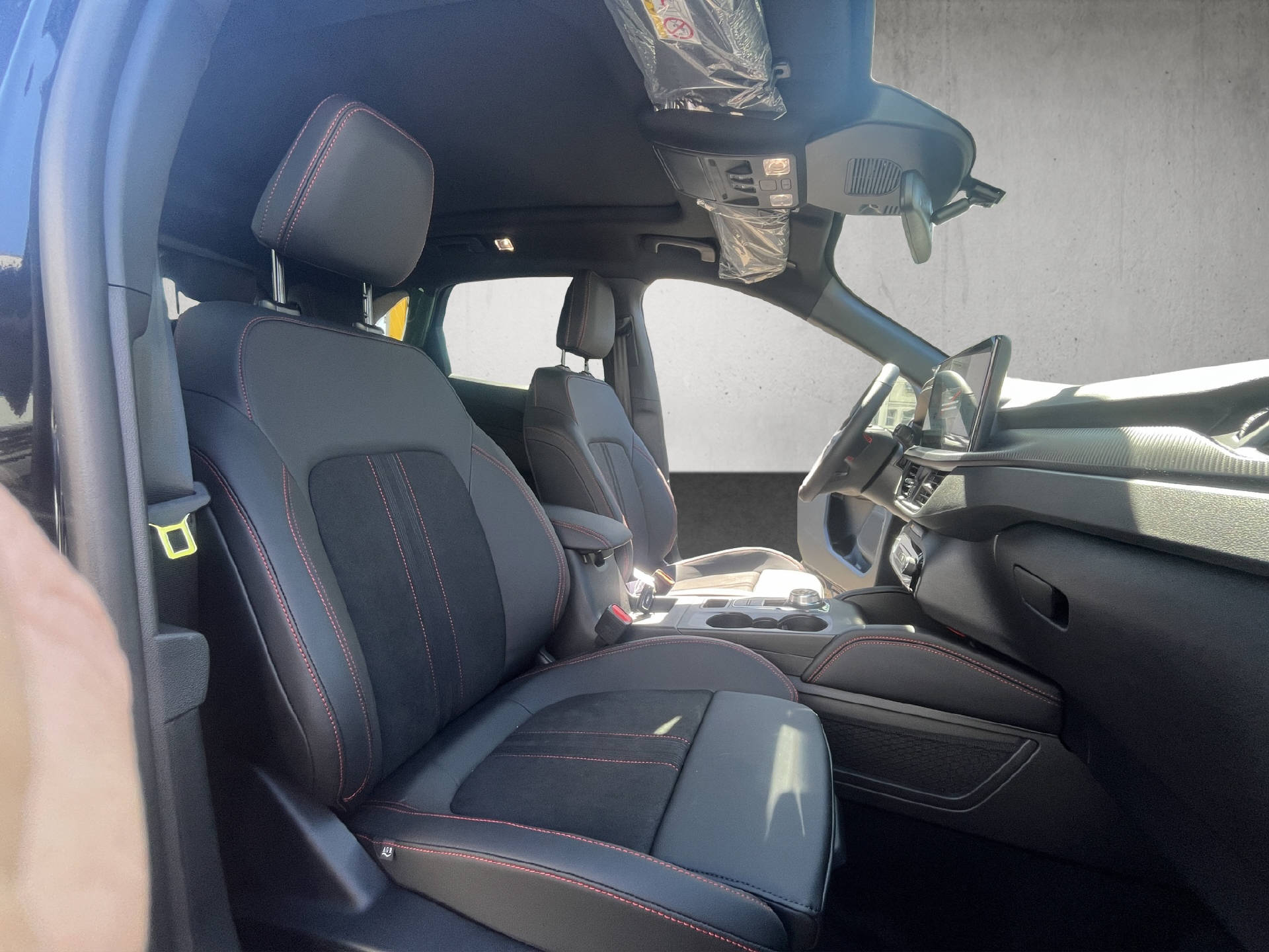 FORD Kuga 2.5 Plug-in Hybrid ST-Line X-image-18