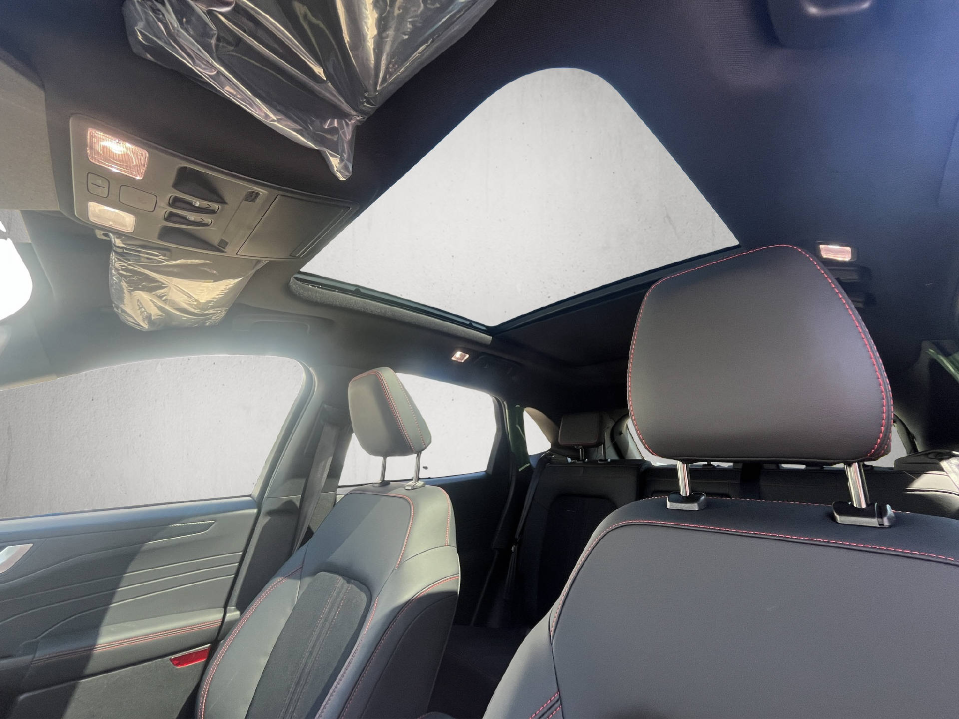 FORD Kuga 2.5 Plug-in Hybrid ST-Line X-image-26