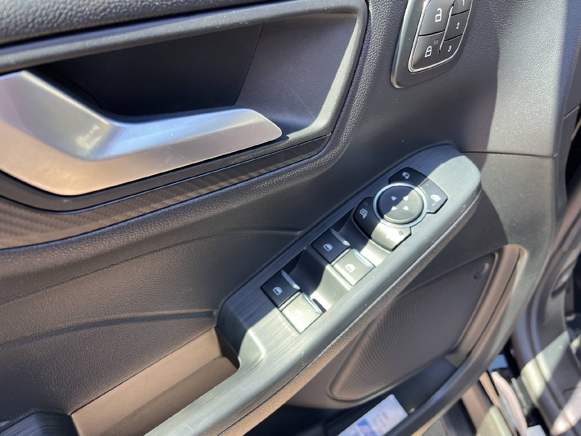 FORD Kuga 2.5 Plug-in Hybrid ST-Line X-image-12