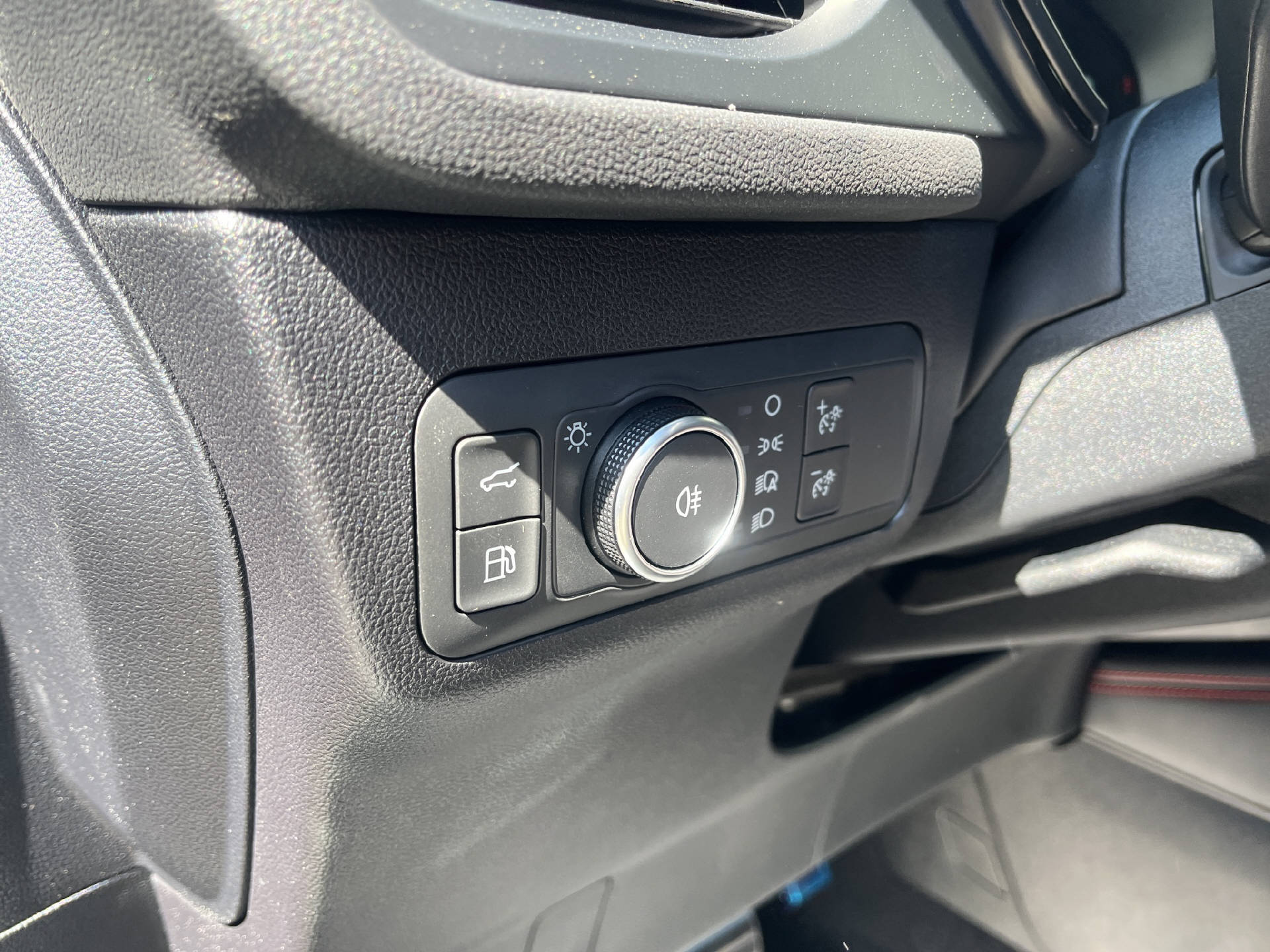 FORD Kuga 2.5 Plug-in Hybrid ST-Line X-image-28