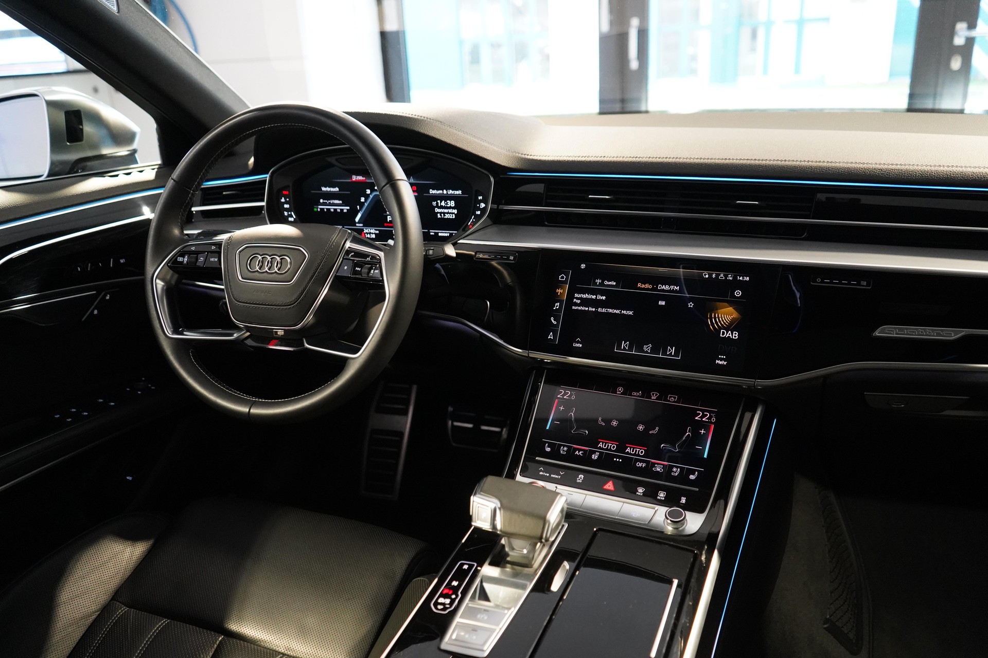 AUDI S8 4.0 V8 TFSI quattro T-Tronic-image-9