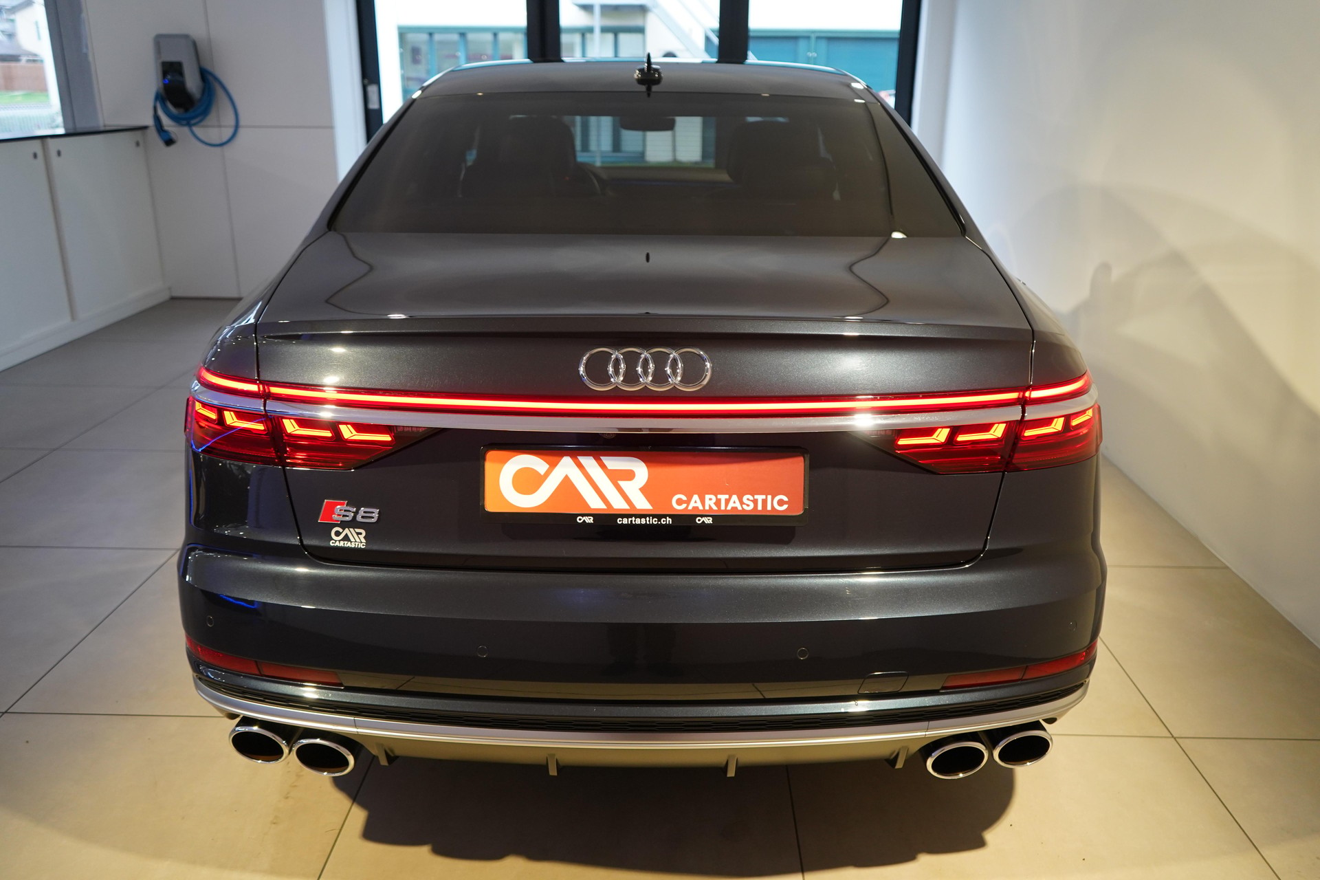AUDI S8 4.0 V8 TFSI quattro T-Tronic-showroom-element-3