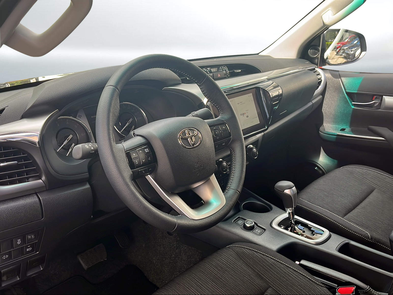 TOYOTA Hilux 2.8d MHEV Style Double Cab 4x4-image-5