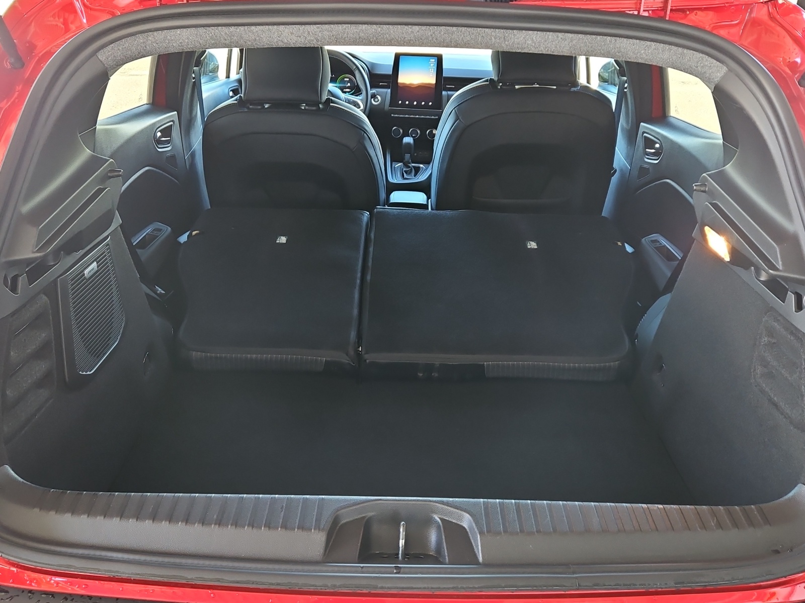 MITSUBISHI Colt 1.6 HEV Instyle-image-9
