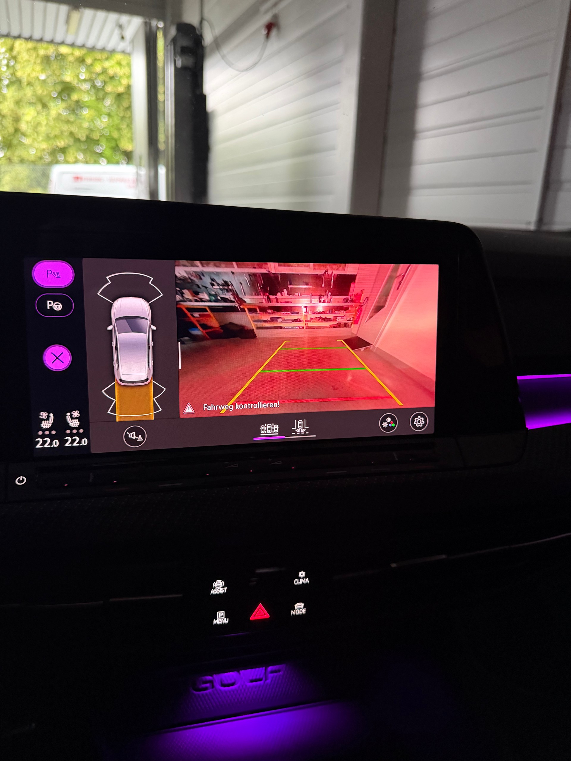 VW Golf 2.0 TSI R DSG 4Motion-image-9