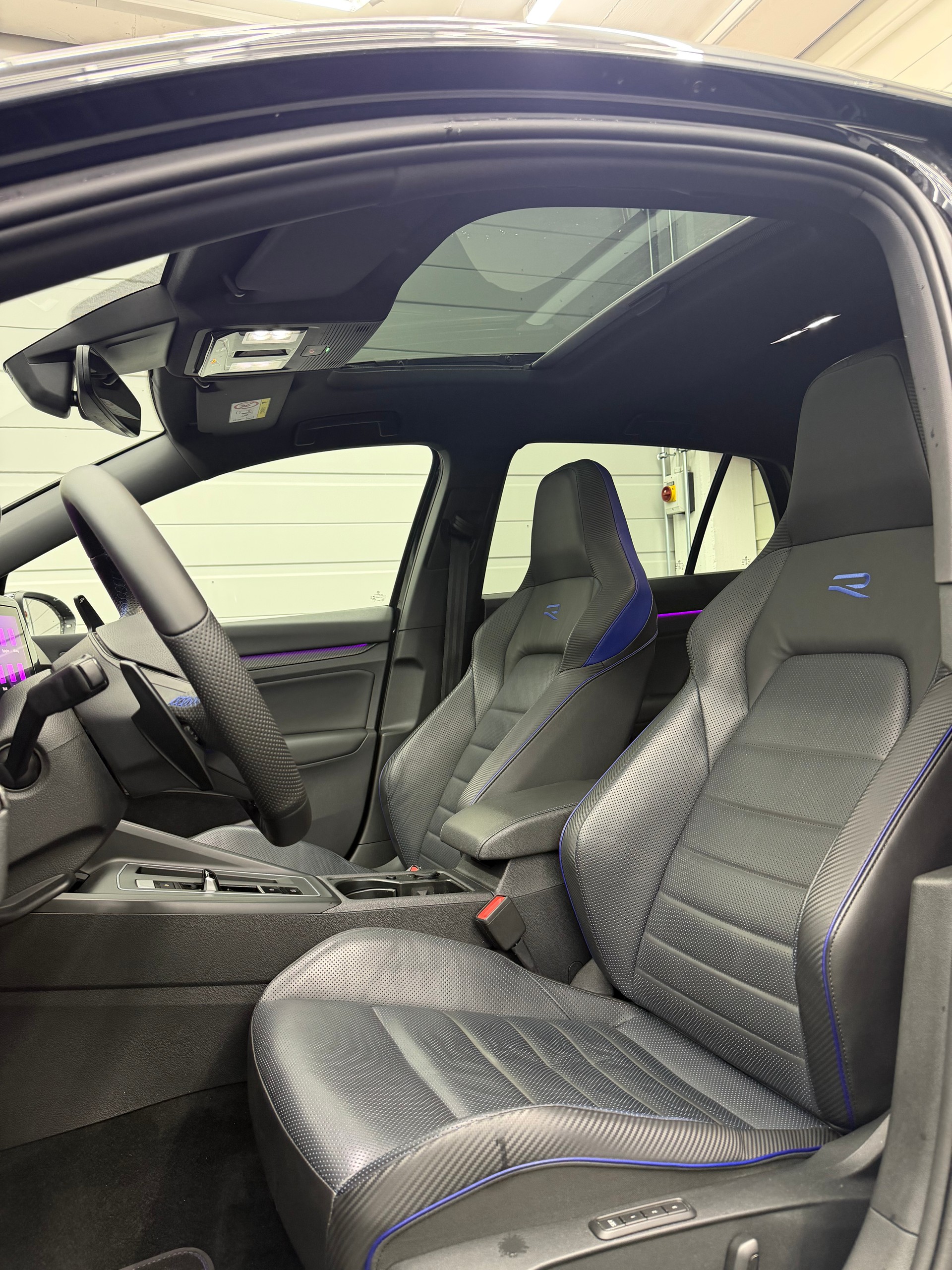 VW Golf 2.0 TSI R DSG 4Motion-image-6