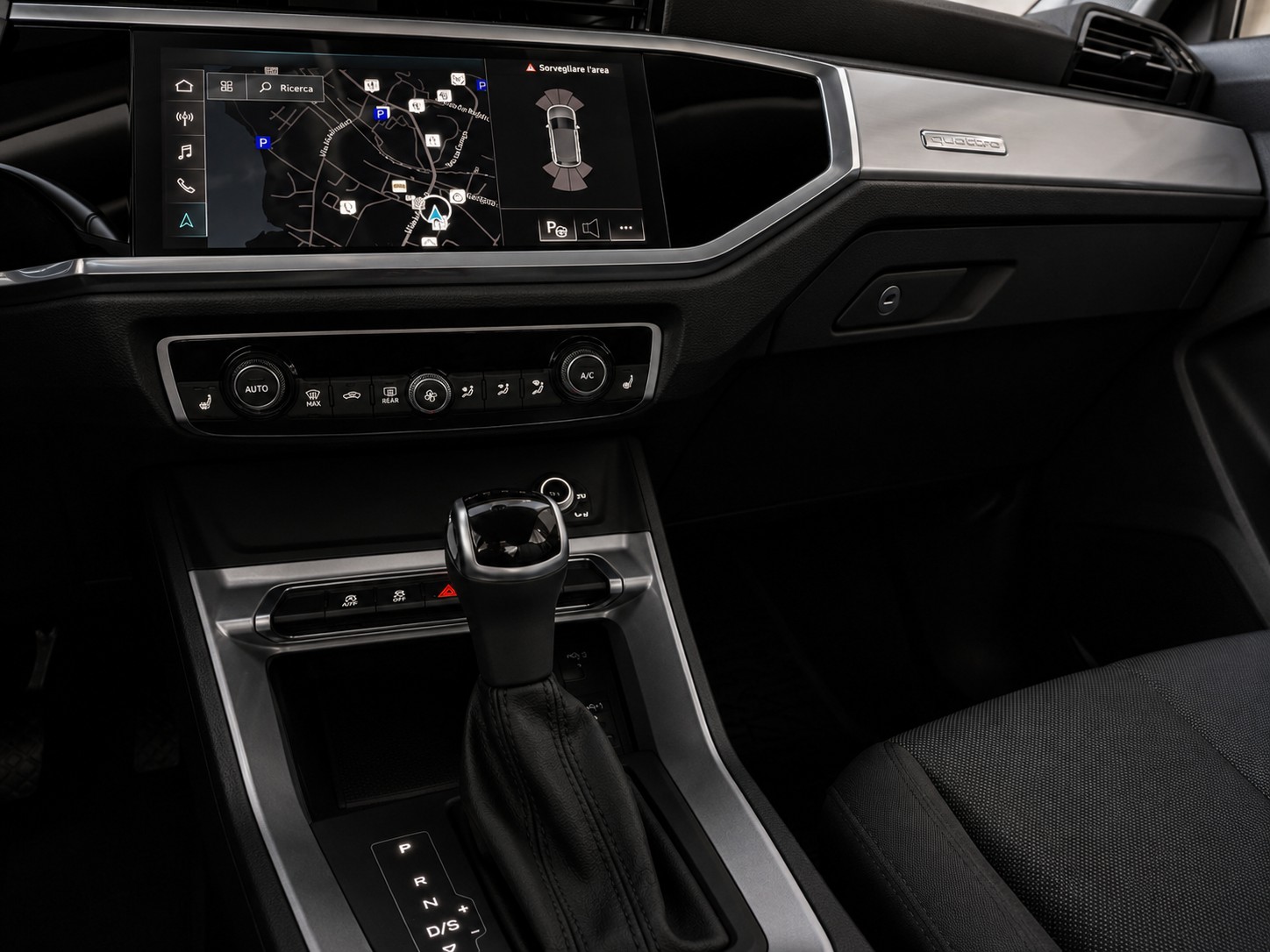 AUDI Q3 40 TFSI S line quattro S-tronic-image-15