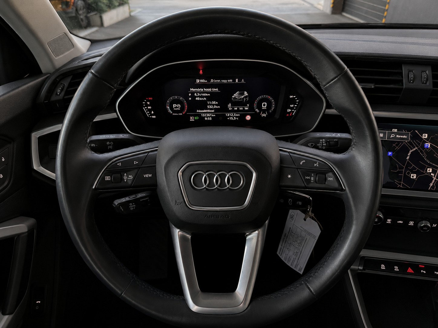 AUDI Q3 40 TFSI S line quattro S-tronic-image-9