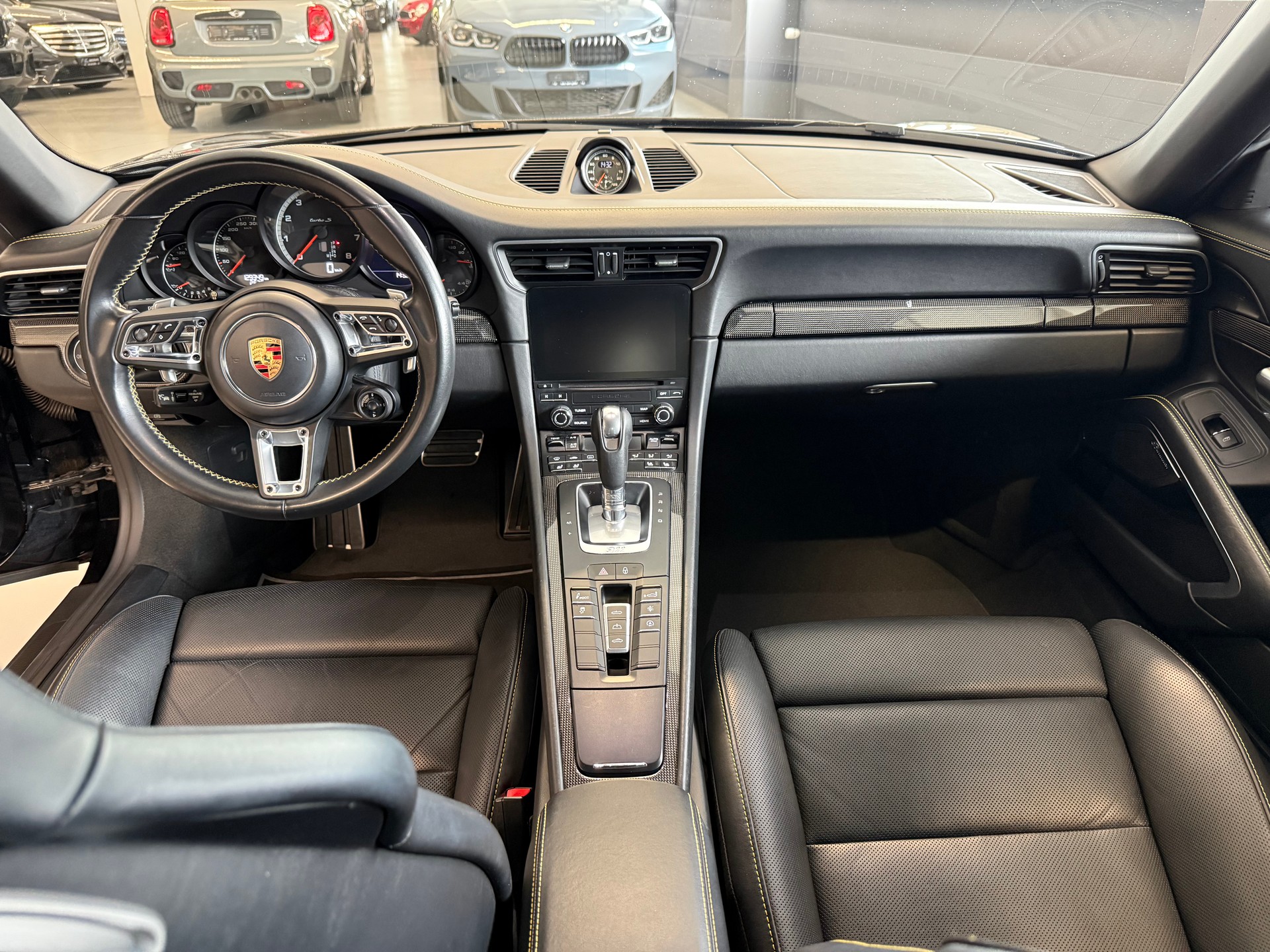 PORSCHE 911 Turbo S Cabrio PDK-image-20