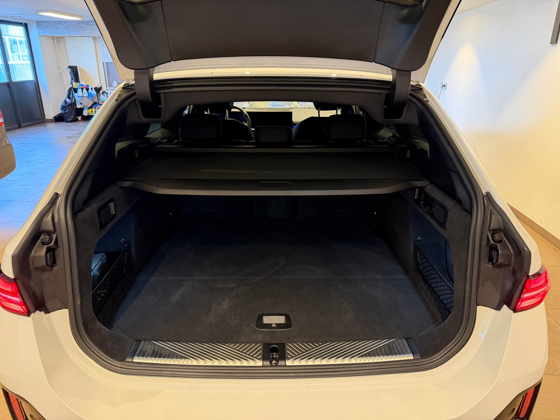 BMW 520d xDrive Touring M-Sport-image-6