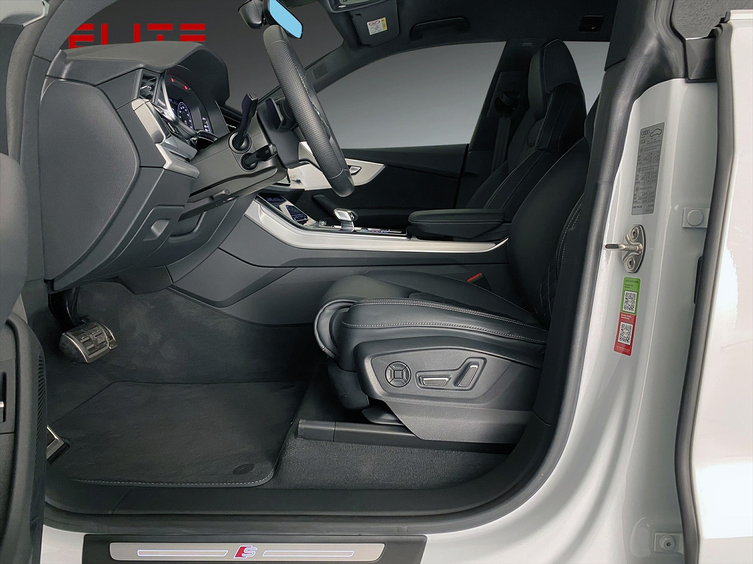 AUDI SQ8 TFSI quattro-image-13