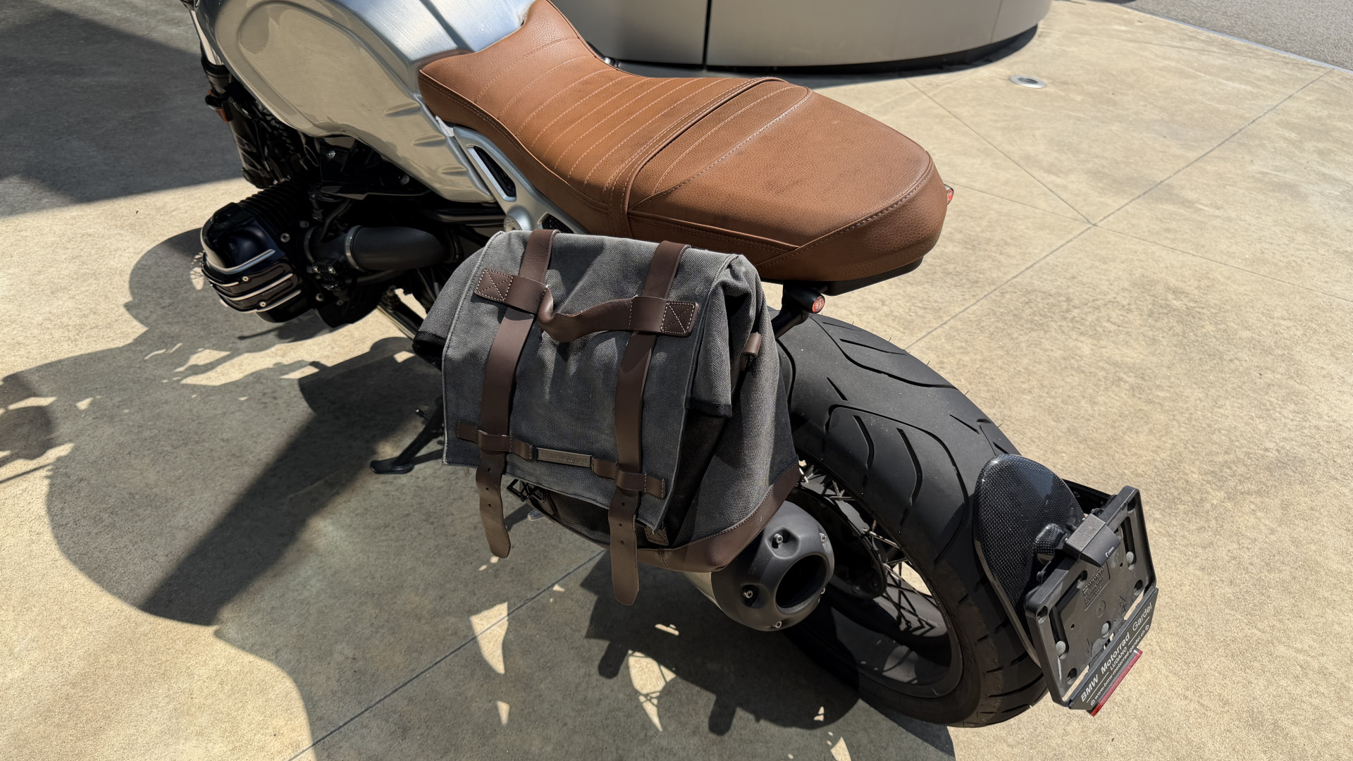 BMW R nineT Pure-showroom-element-2