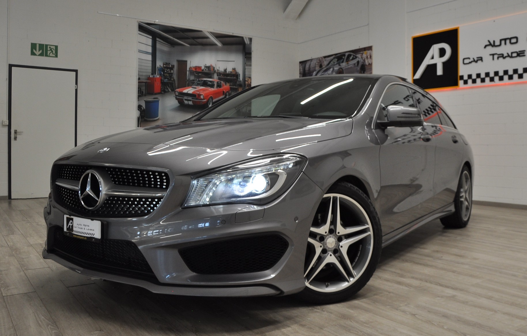 MERCEDES-BENZ CLA Shooting Brake 200 CDI AMG Line 4Matic 7G-DCT-showroom-element-1