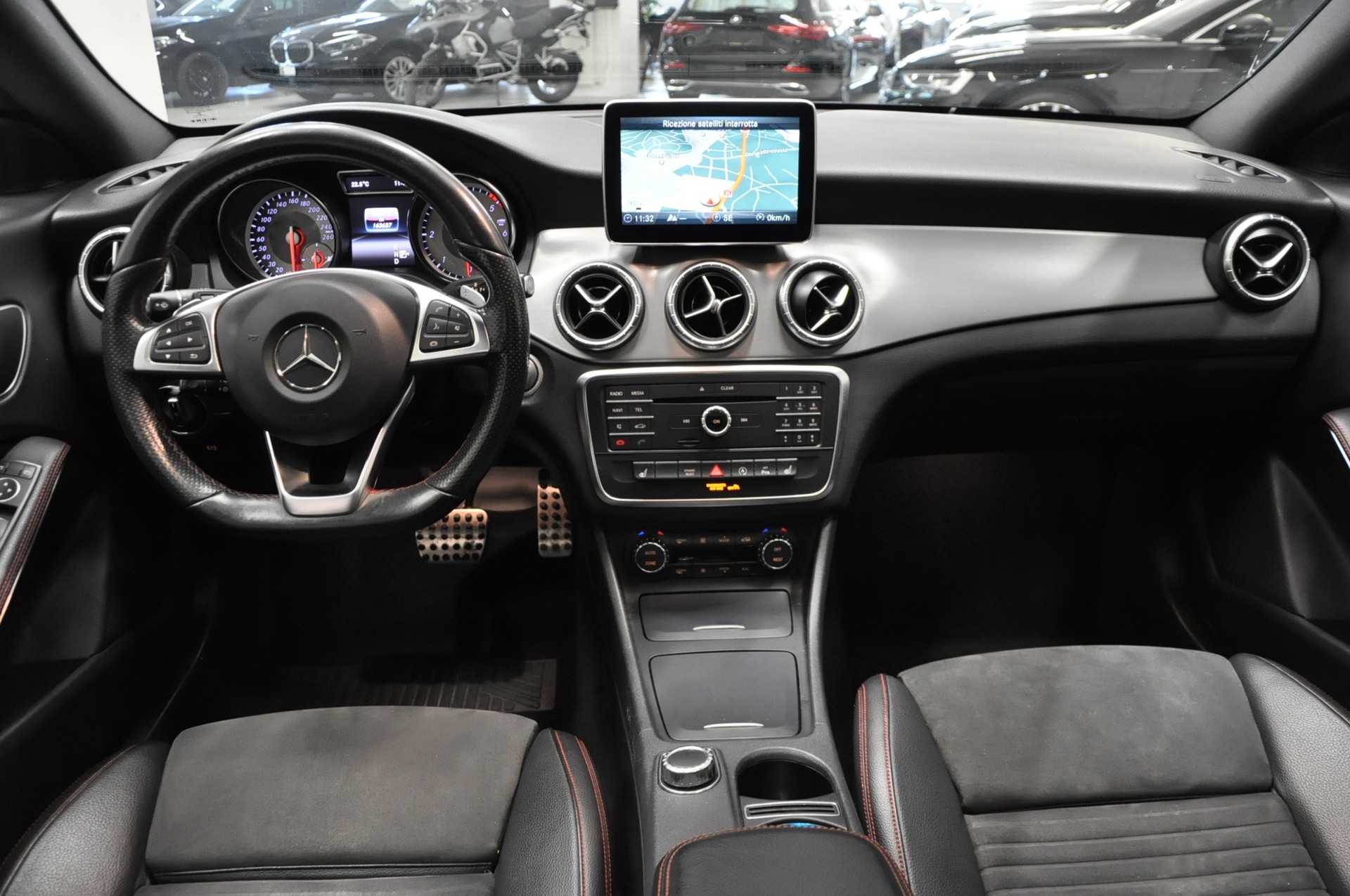 MERCEDES-BENZ CLA Shooting Brake 200 CDI AMG Line 4Matic 7G-DCT-image-18