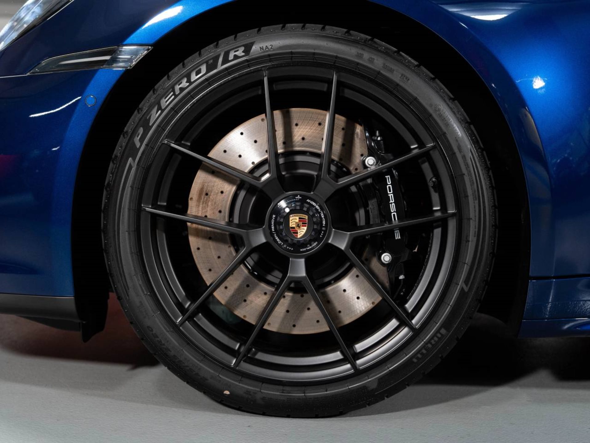 PORSCHE 911 Carrera 4 GTS Cabriolet-image-27