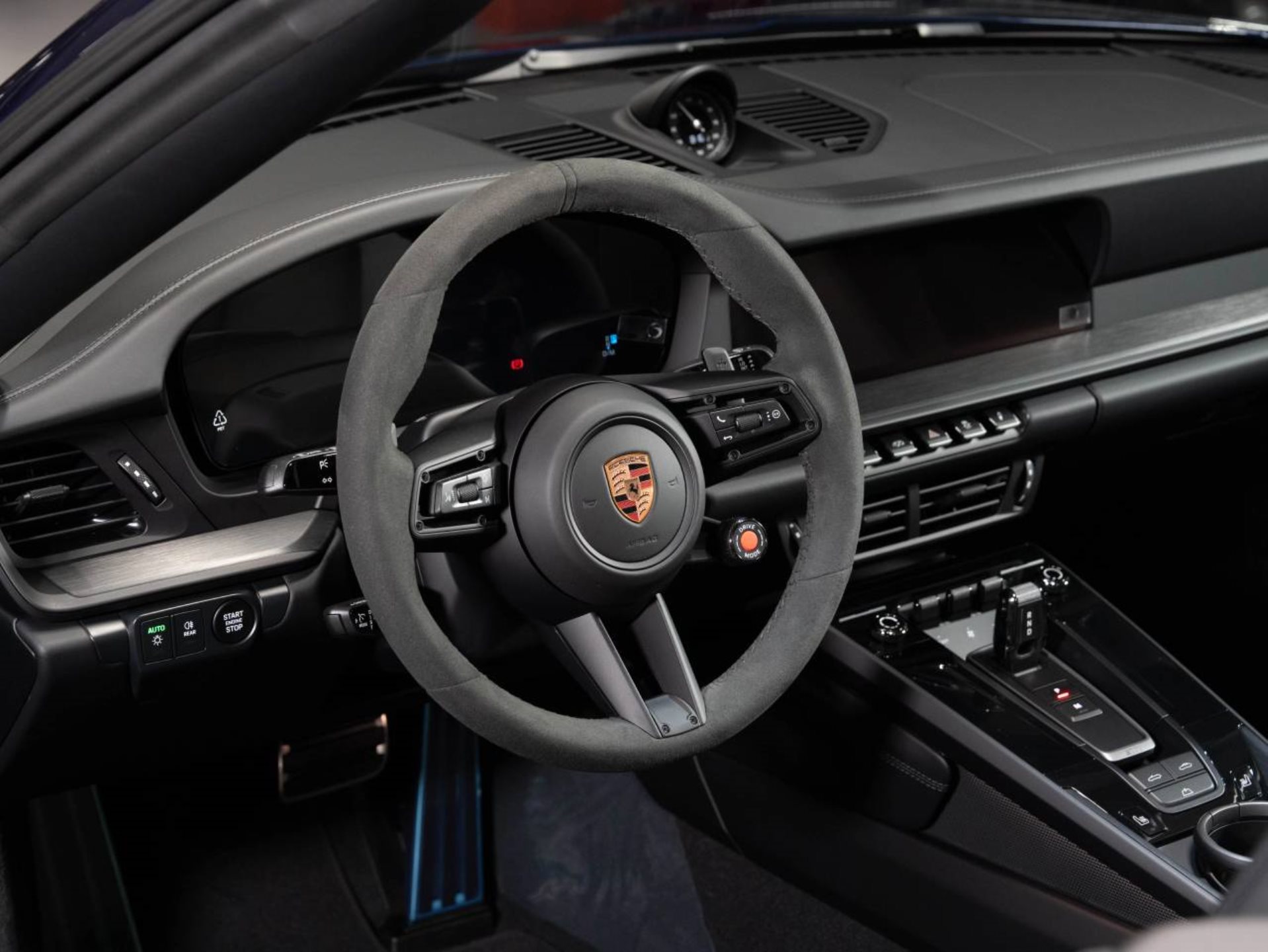 PORSCHE 911 Carrera 4 GTS Cabriolet-showroom-element-3